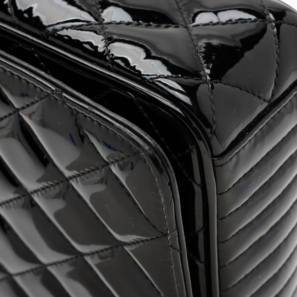 Chanel Patent Leather Coco Boy Medium Flap Bag (SHF-qtoszA)