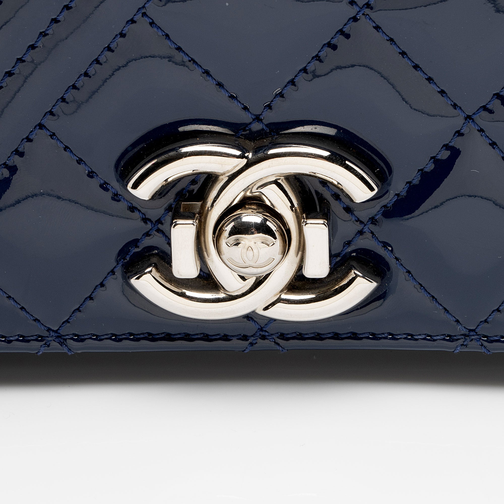 Chanel Patent Leather Coco Boy Small Flap Bag (SHF-mwPK8i)
