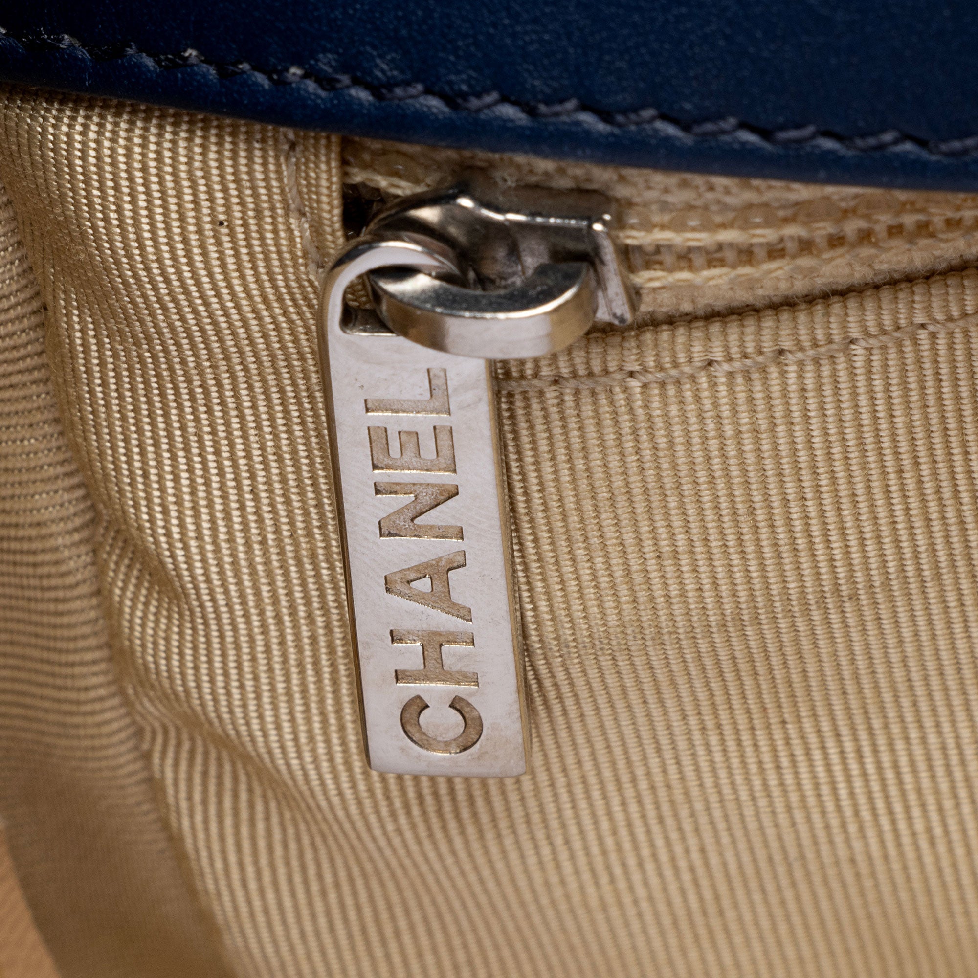 Chanel Patent Leather Coco Boy Small Flap Bag (SHF-mwPK8i)