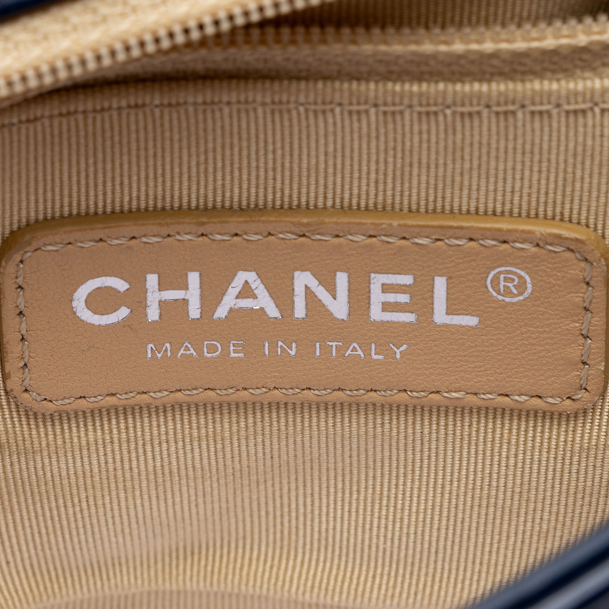 Chanel Patent Leather Coco Boy Small Flap Bag (SHF-mwPK8i)