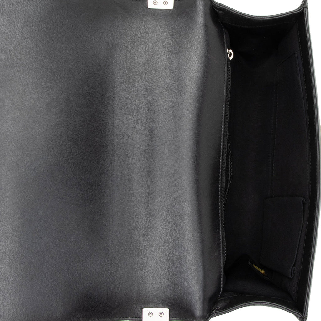 Chanel Patent Leather New Medium Boy Bag (SHF-IqsKqV)