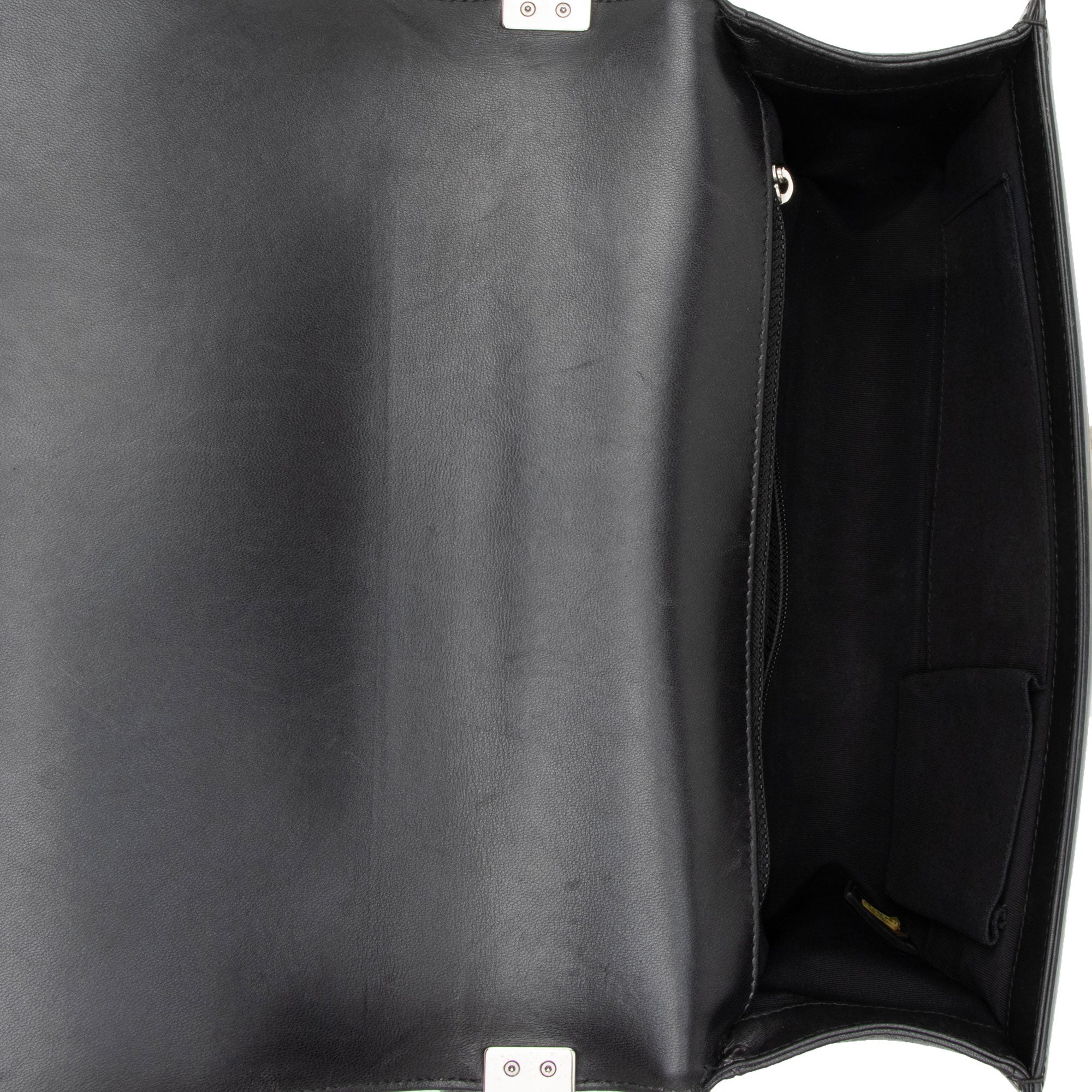 Chanel Patent Leather New Medium Boy Bag (SHF-IqsKqV)