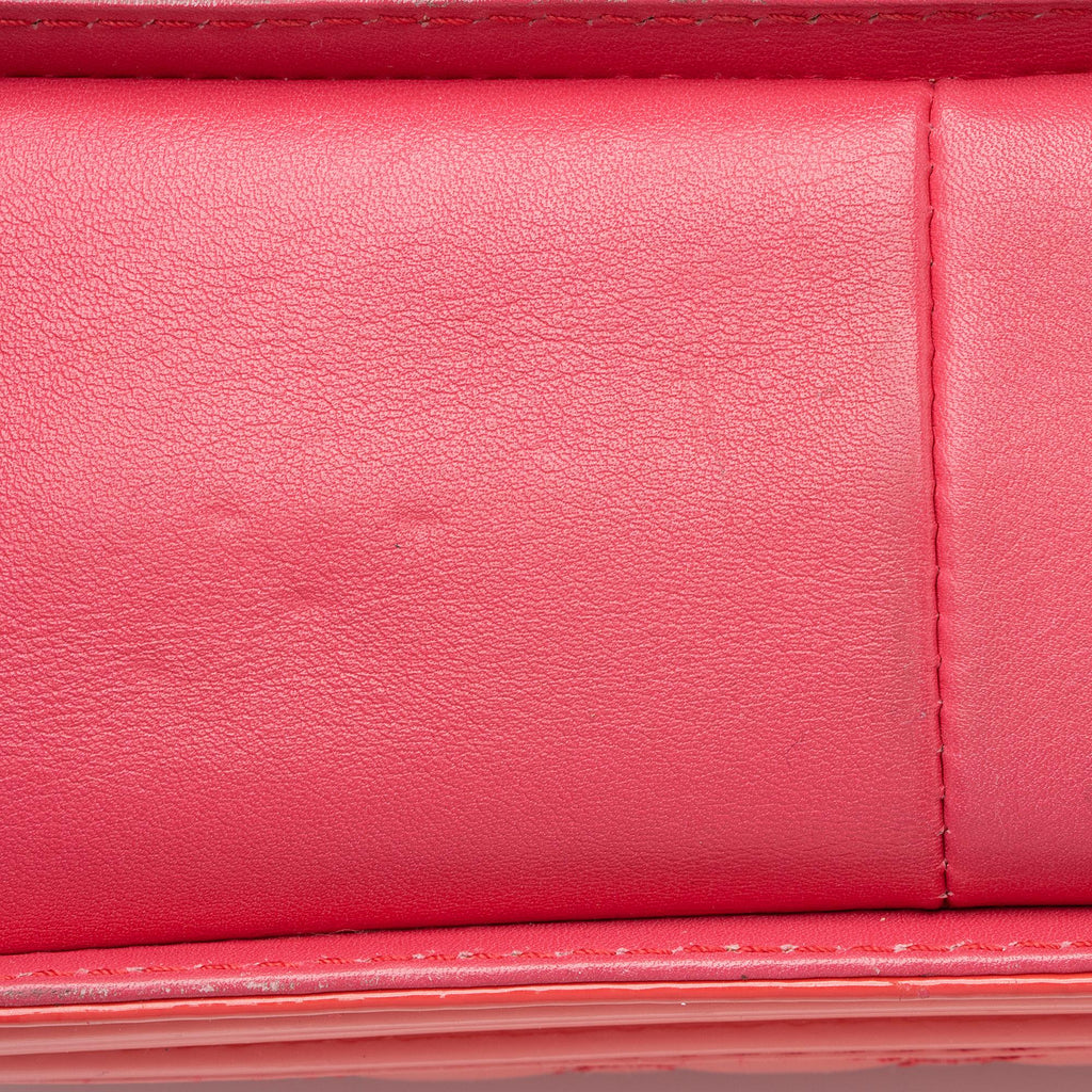 Chanel Patent Leather Old Medium Boy Bag (SHF-23602)