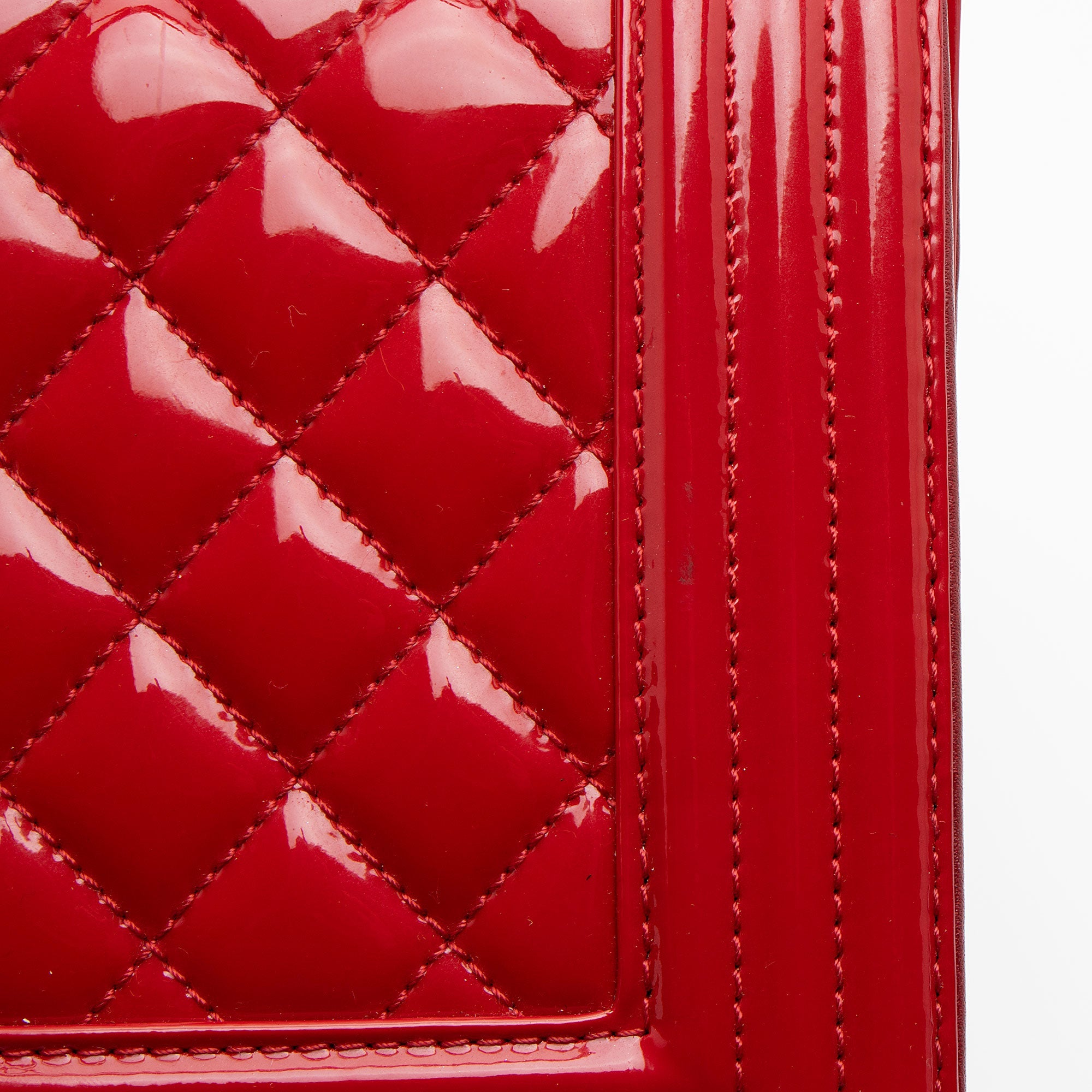 Chanel Patent Leather Plexiglass Old Medium Boy Bag (SHF-yQ51Dn)