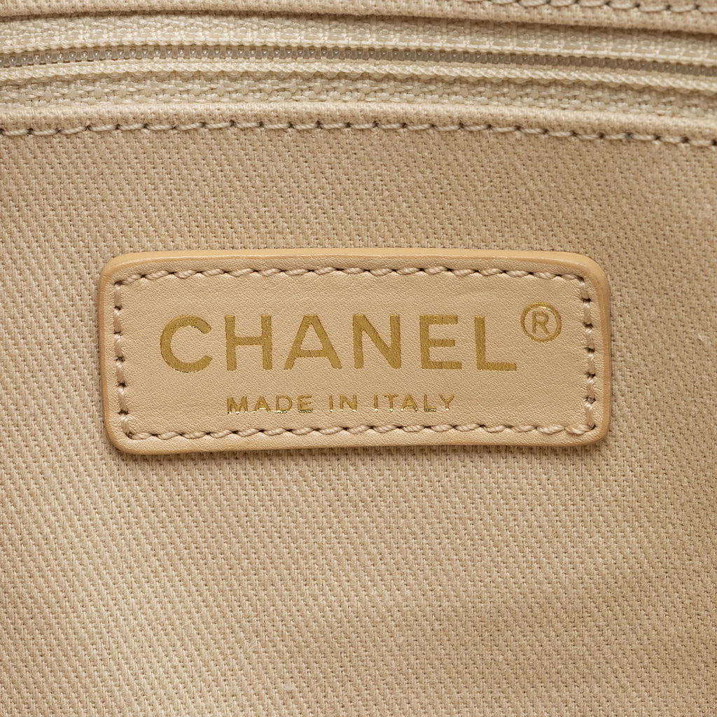 Chanel Patent Leather Puzzle Tote (SHF-uPxGaG)
