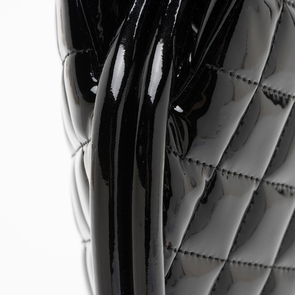 Chanel Patent Leather Timeless Clutch (SHF-QRt3pK)