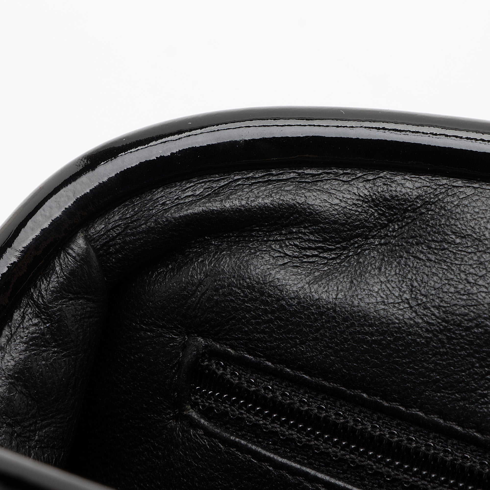 Chanel Patent Leather Timeless Clutch (SHF-QRt3pK)