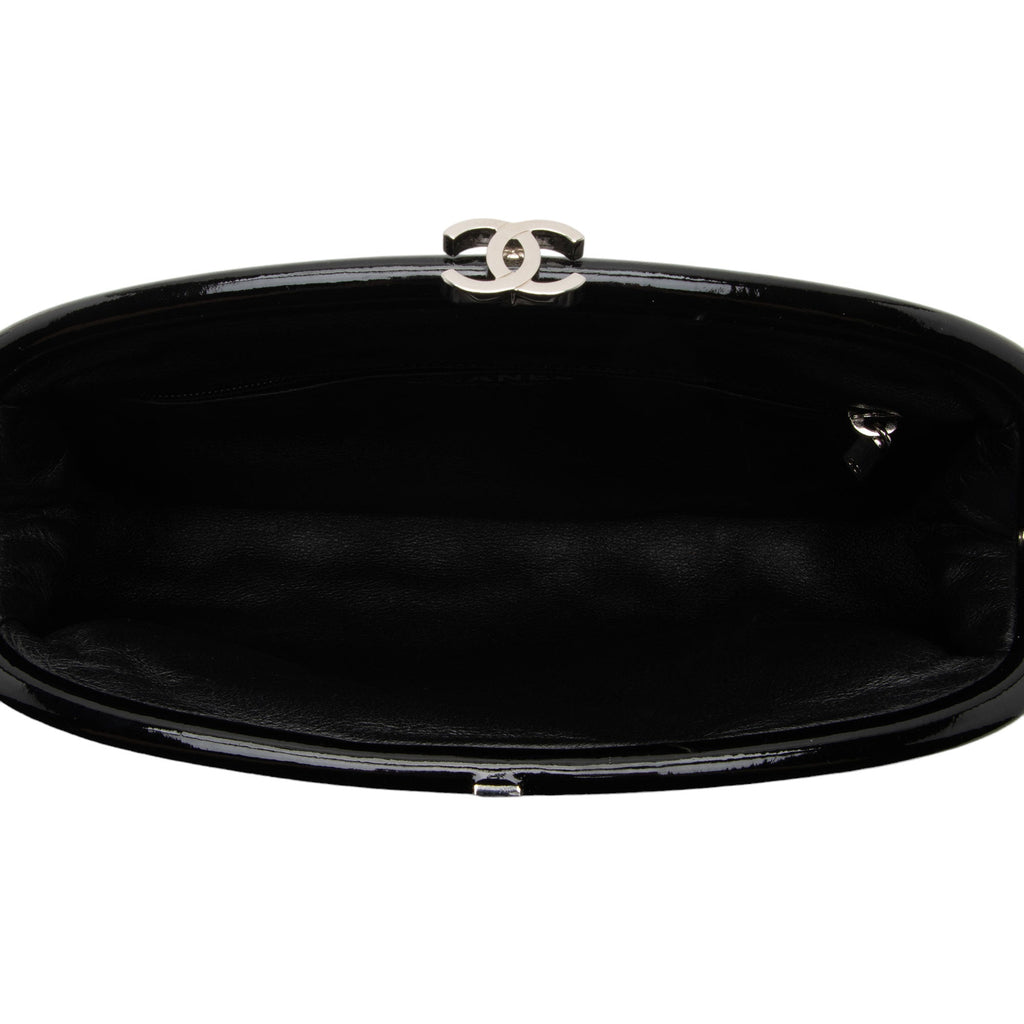 Chanel Patent Leather Timeless Clutch (SHF-QRt3pK)