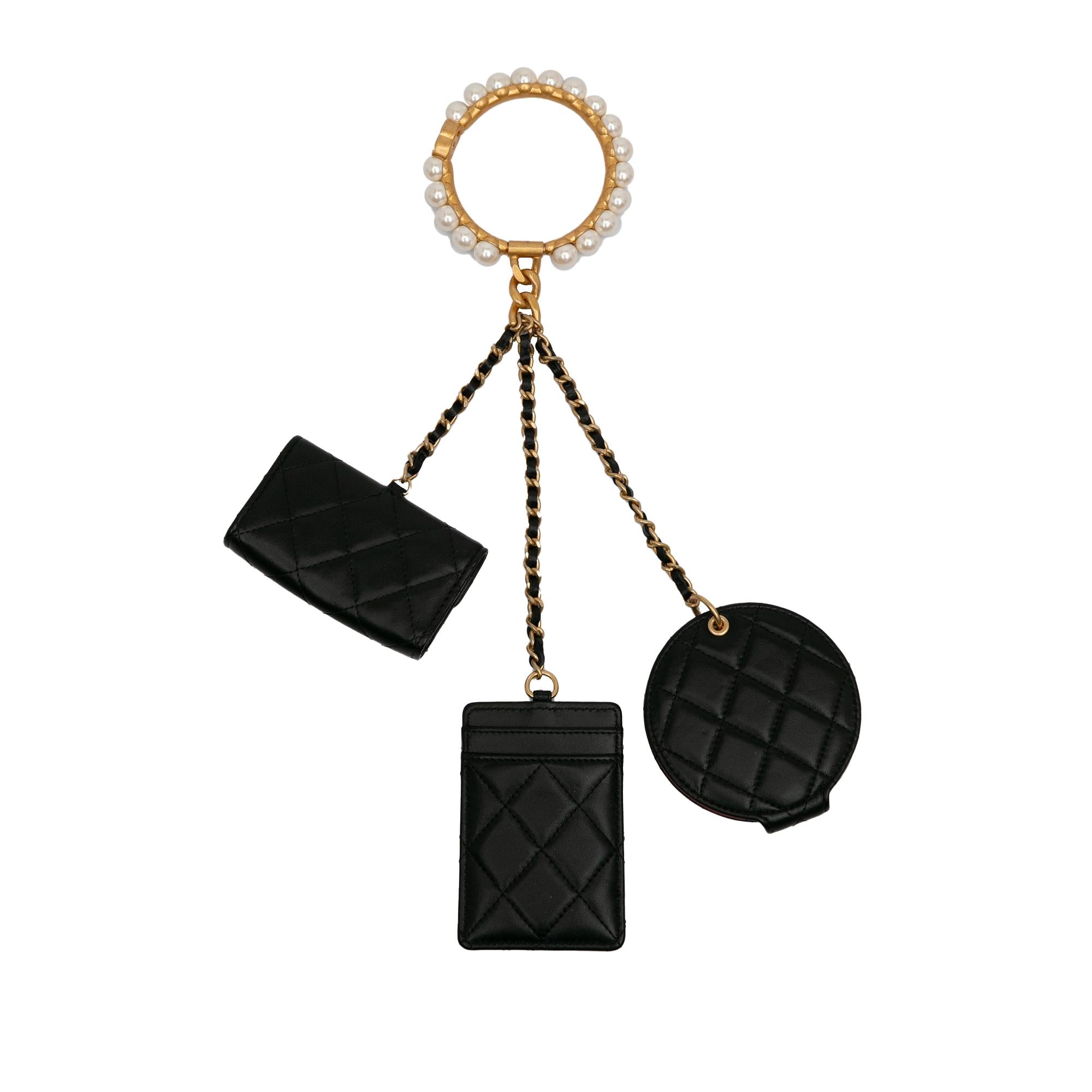 Chanel Pearl Crown CC Wristlet Multi Pouches (SHG-iLLXLn)