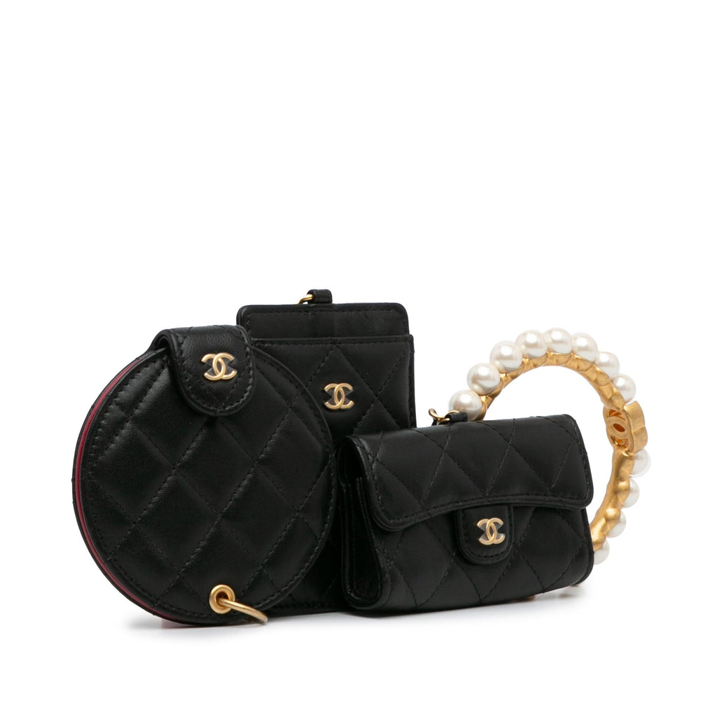 Chanel Pearl Crown CC Wristlet Multi Pouches (SHG-iLLXLn)