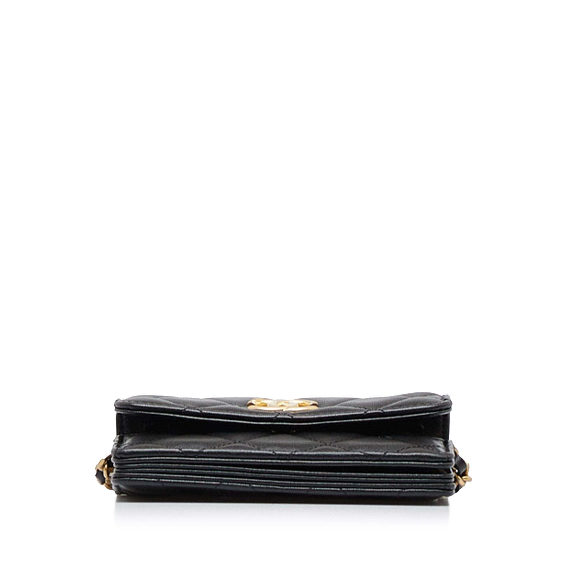 Chanel Pearl Crown Clutch On Chain (SHG-AvIaAb)