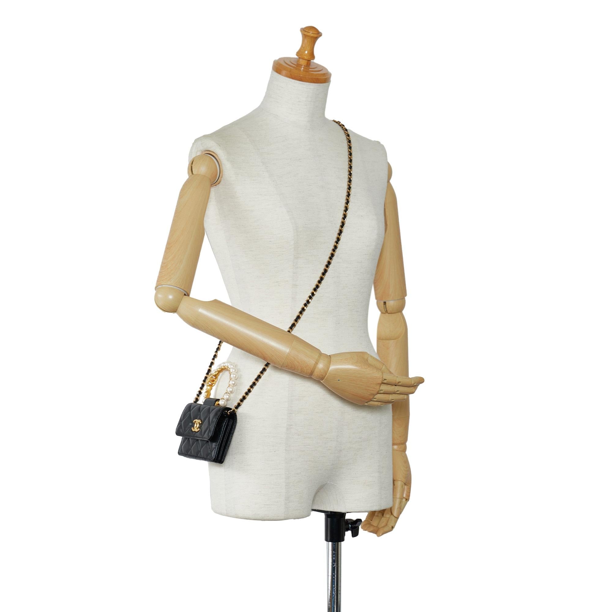 Chanel Pearl Crown Clutch On Chain (SHG-AvIaAb)