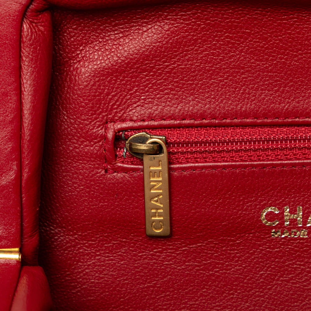 Chanel Perforated Bow Frame Handbag (SHG-EWnif8)
