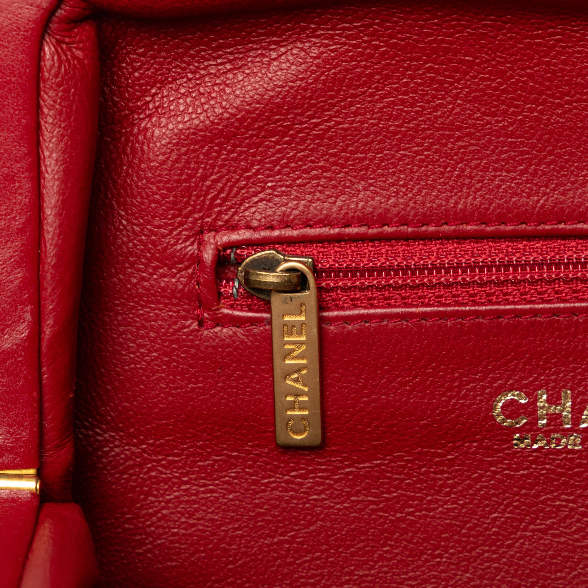 Chanel Perforated Bow Frame Handbag (SHG-EWnif8)