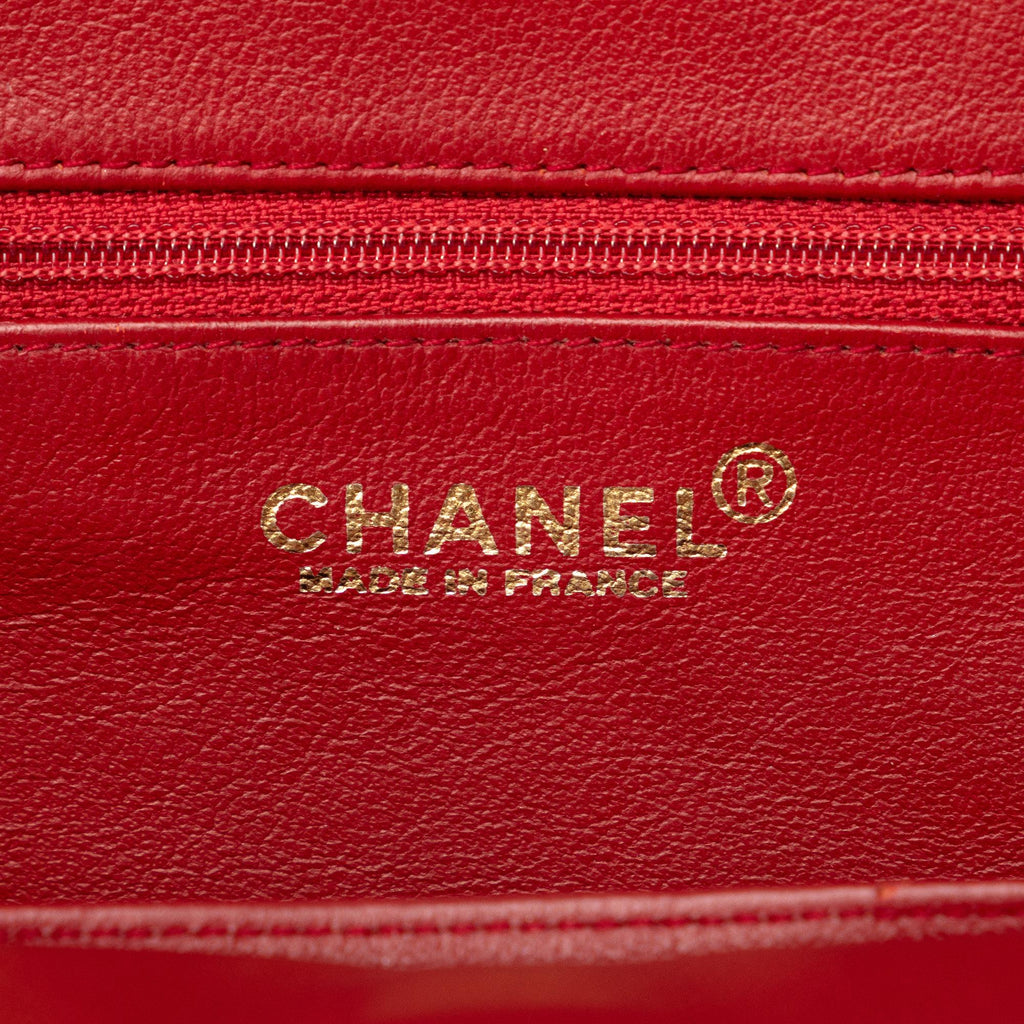 Chanel Perforated Bow Frame Handbag (SHG-EWnif8)