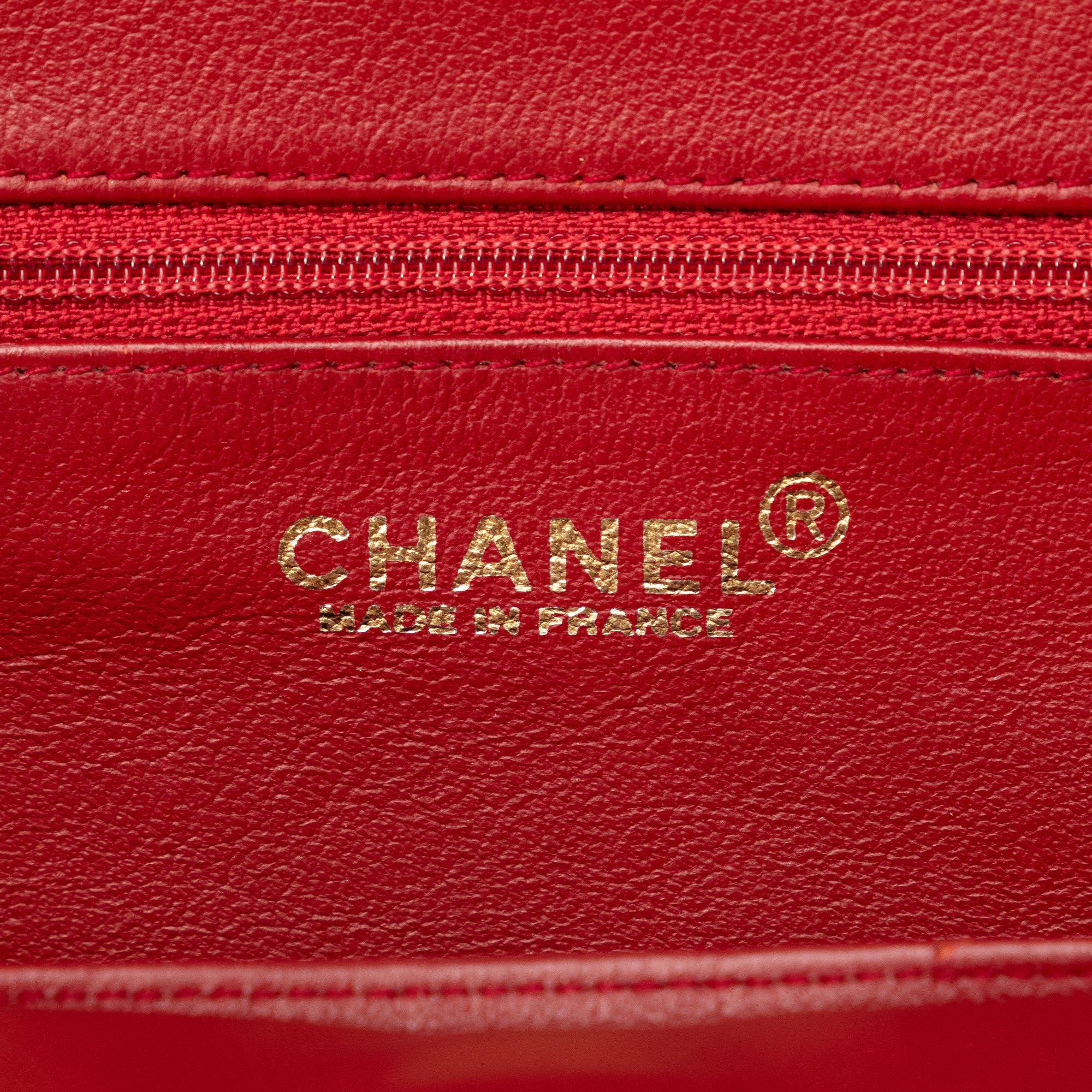 Chanel Perforated Bow Frame Handbag (SHG-EWnif8)