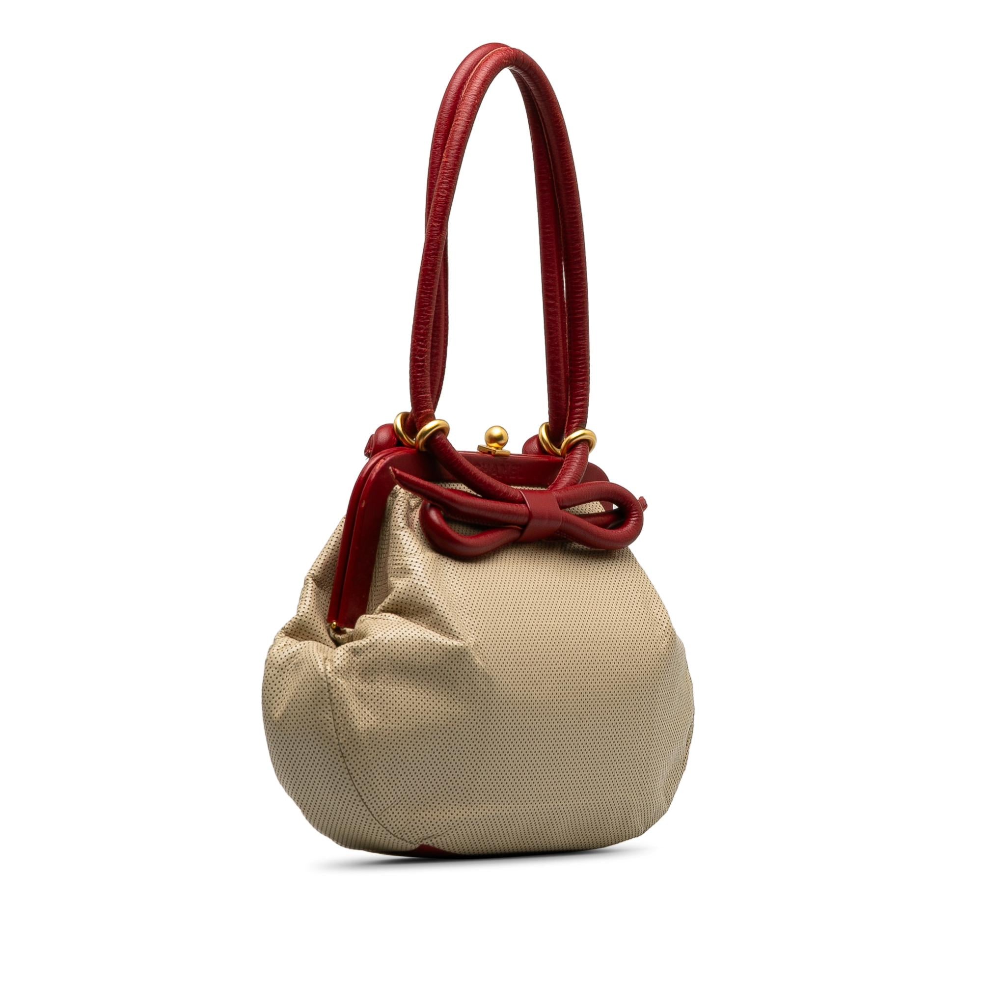 Chanel Perforated Bow Frame Handbag (SHG-EWnif8)