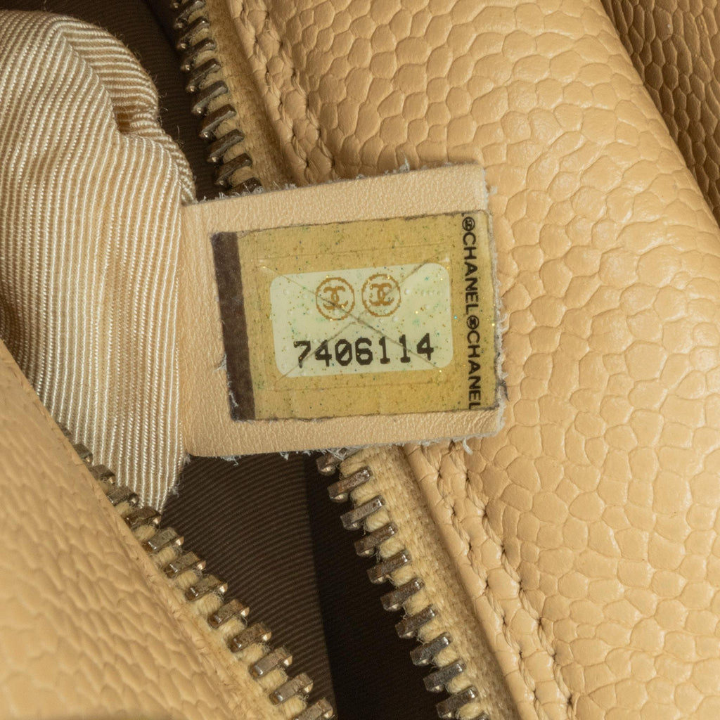 Chanel Petite Caviar Timeless Shopping Tote (SHG-BPvc34)