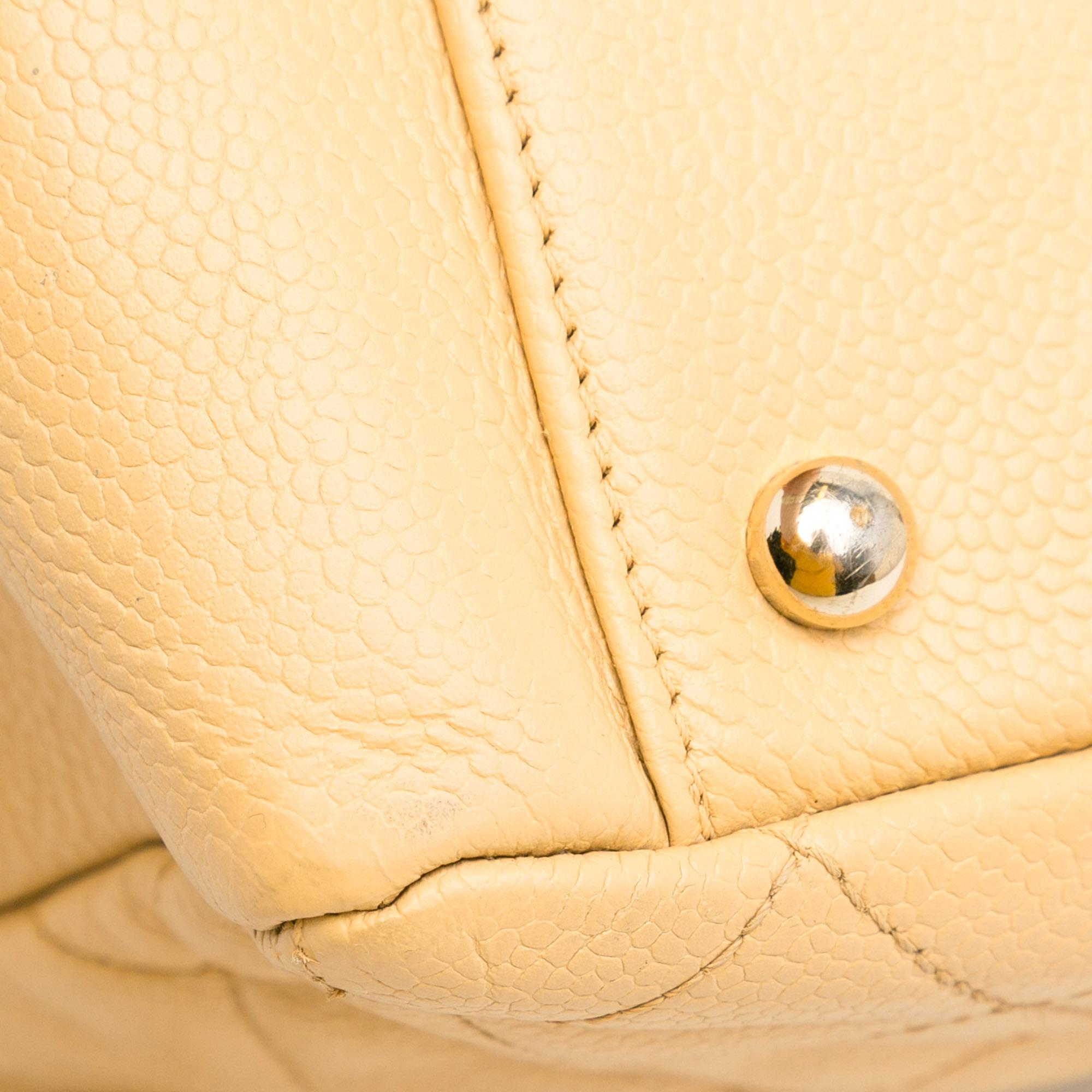 Chanel Petite Caviar Timeless Shopping Tote (SHG-BPvc34)
