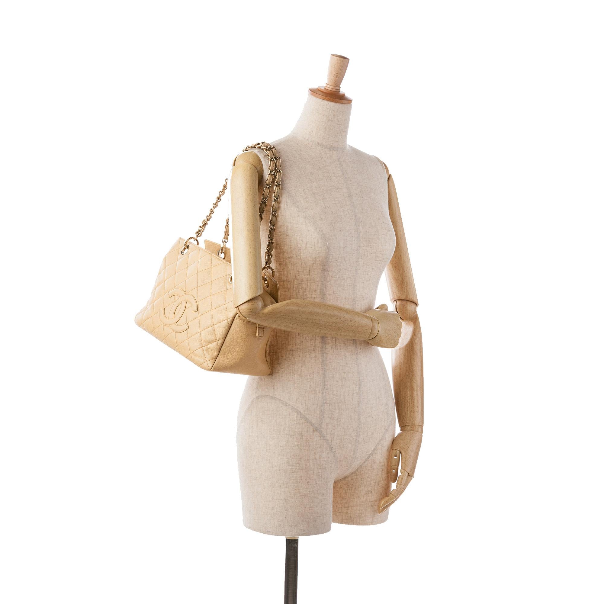 Chanel Petite Caviar Timeless Shopping Tote (SHG-BPvc34)