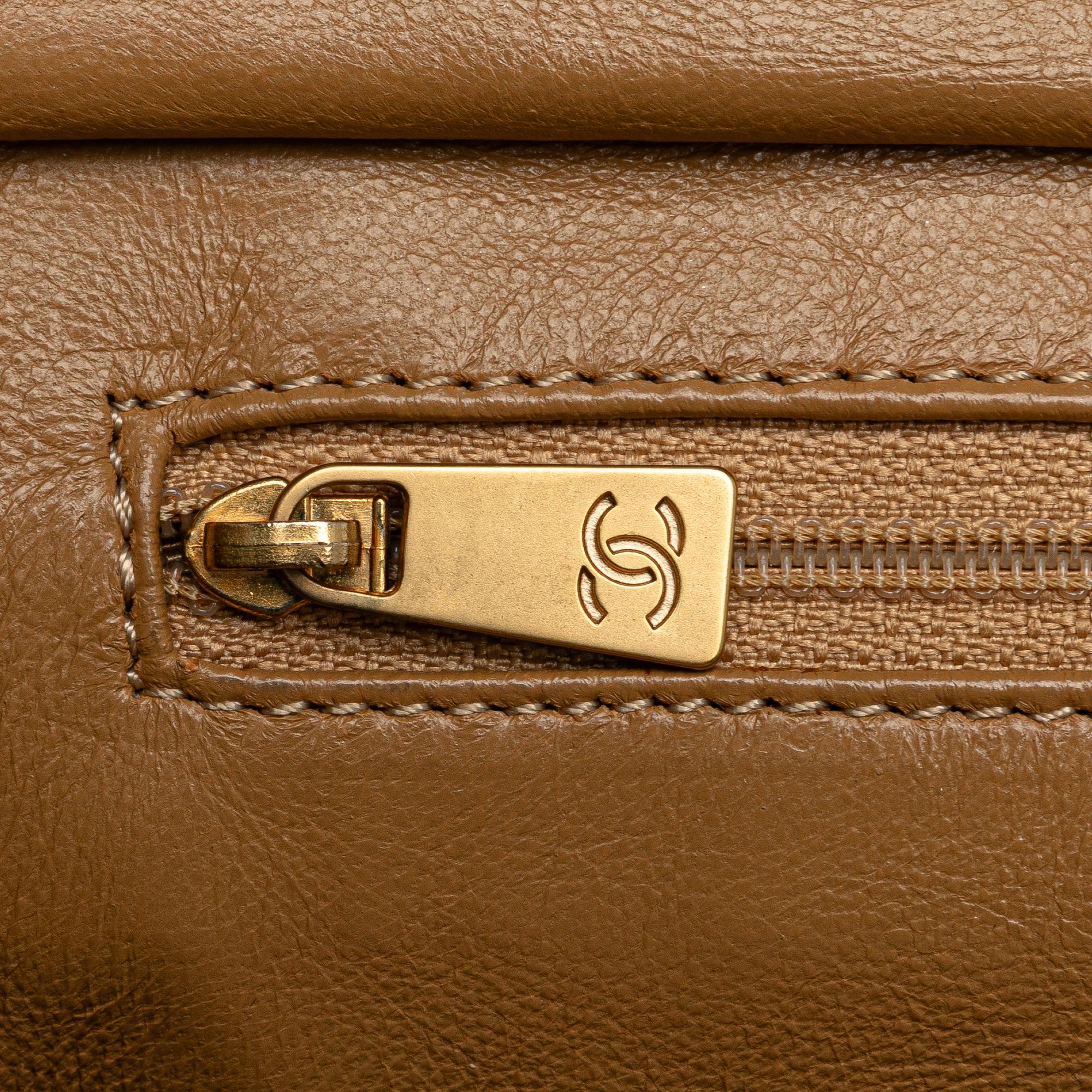 Chanel Petite Caviar Timeless Shopping Tote (SHG-HnNmDD)