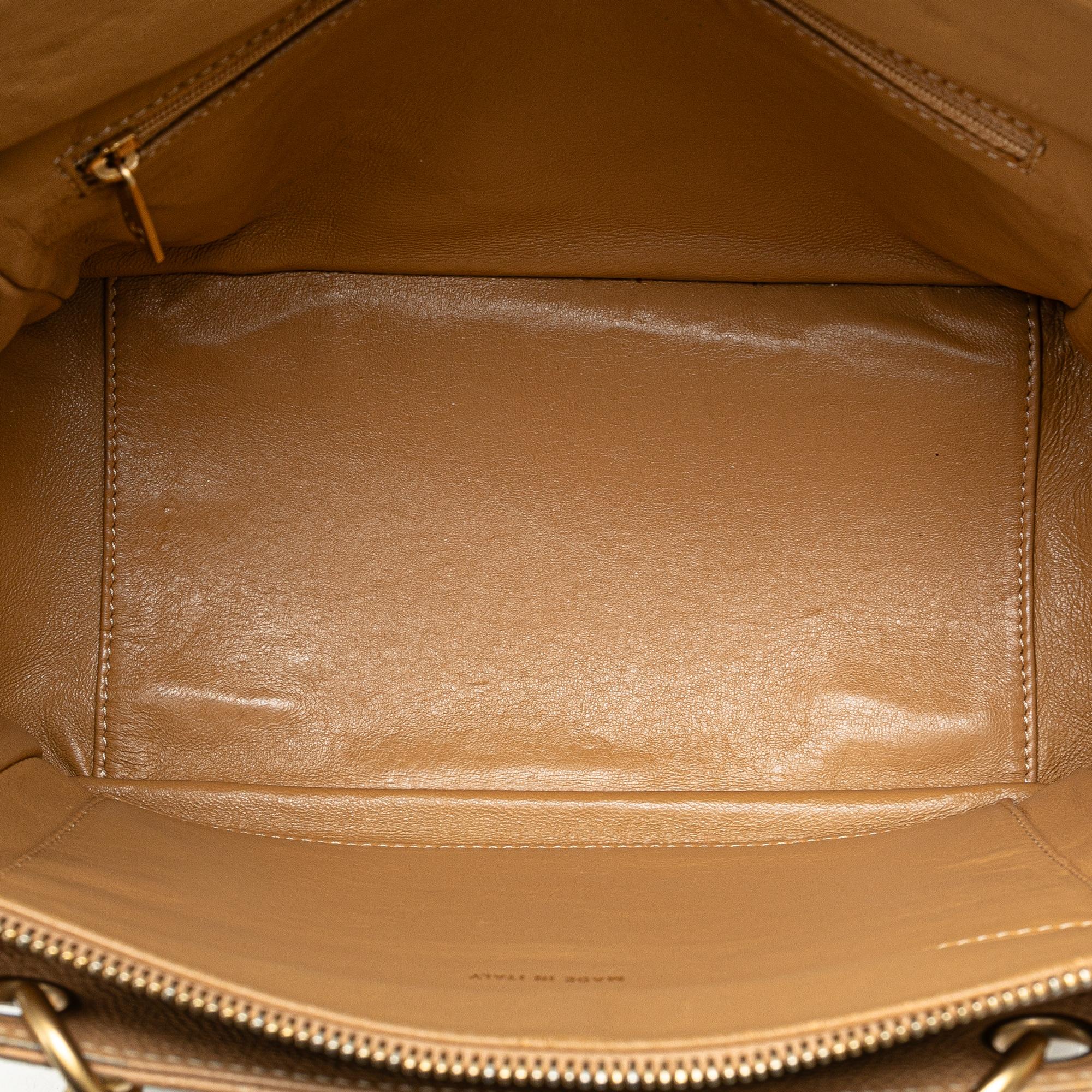 Chanel Petite Caviar Timeless Shopping Tote (SHG-HnNmDD)