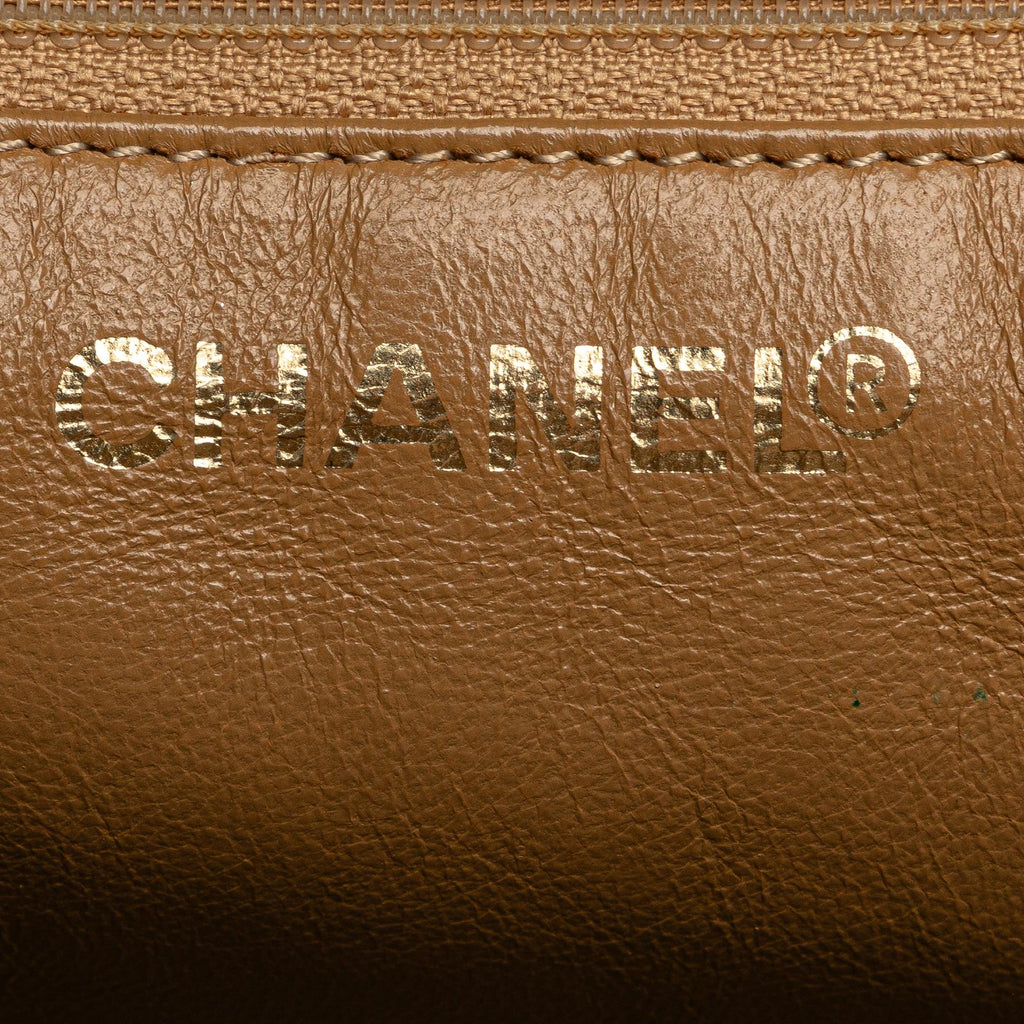 Chanel Petite Caviar Timeless Shopping Tote (SHG-HnNmDD)