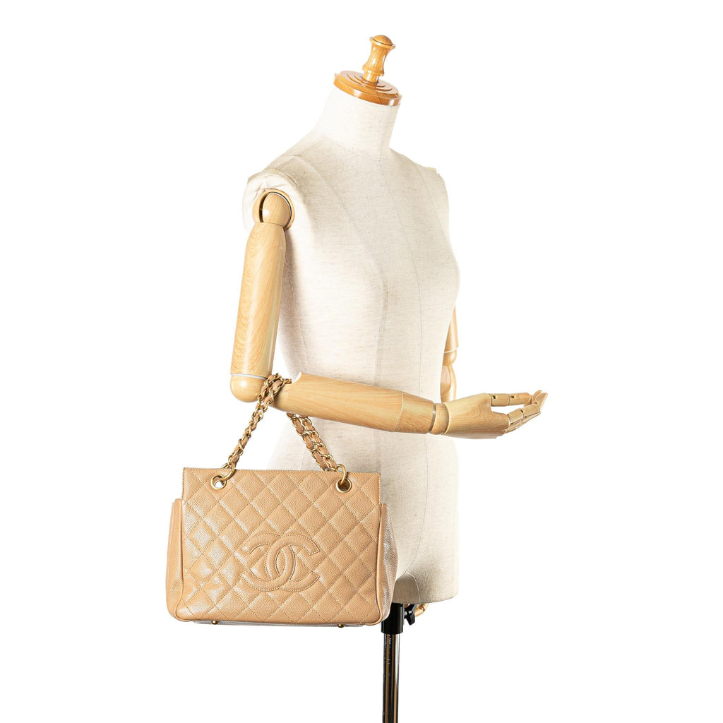 Chanel Petite Caviar Timeless Shopping Tote (SHG-HnNmDD)