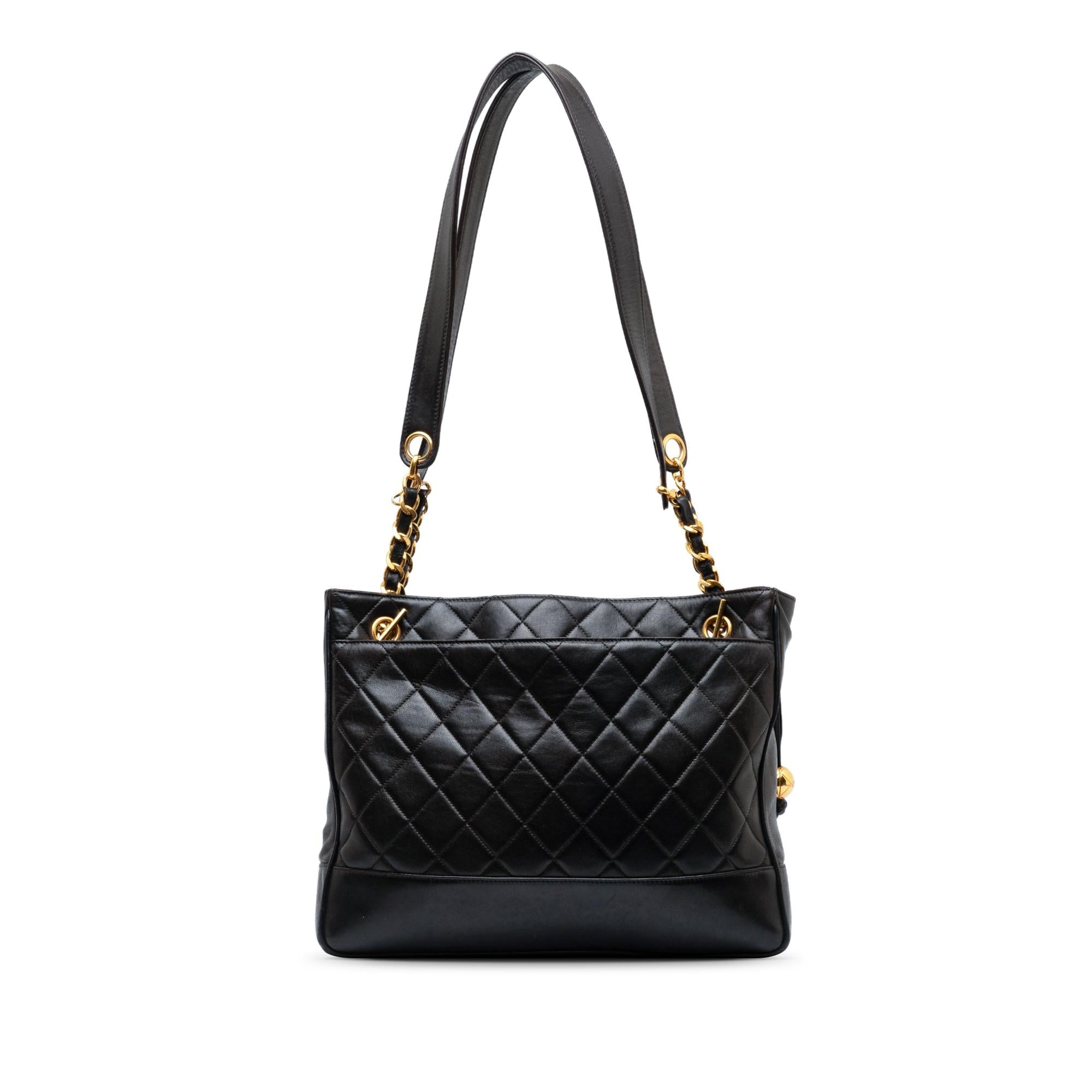 Chanel Quilted CC Lambskin Shoulder Bag (SHG-4n8pB4)