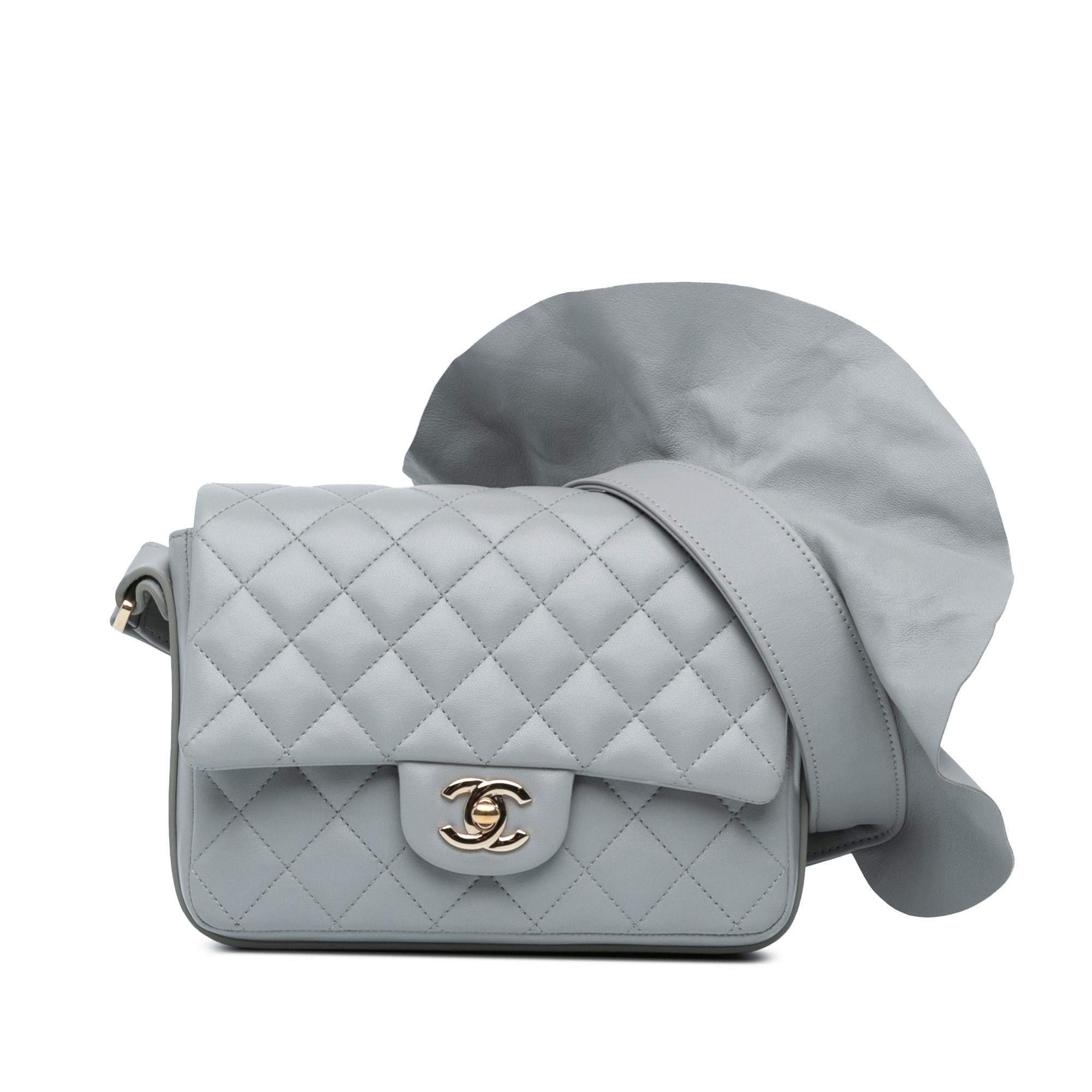 Chanel Quilted Calfskin Bolero de Chanel Flap