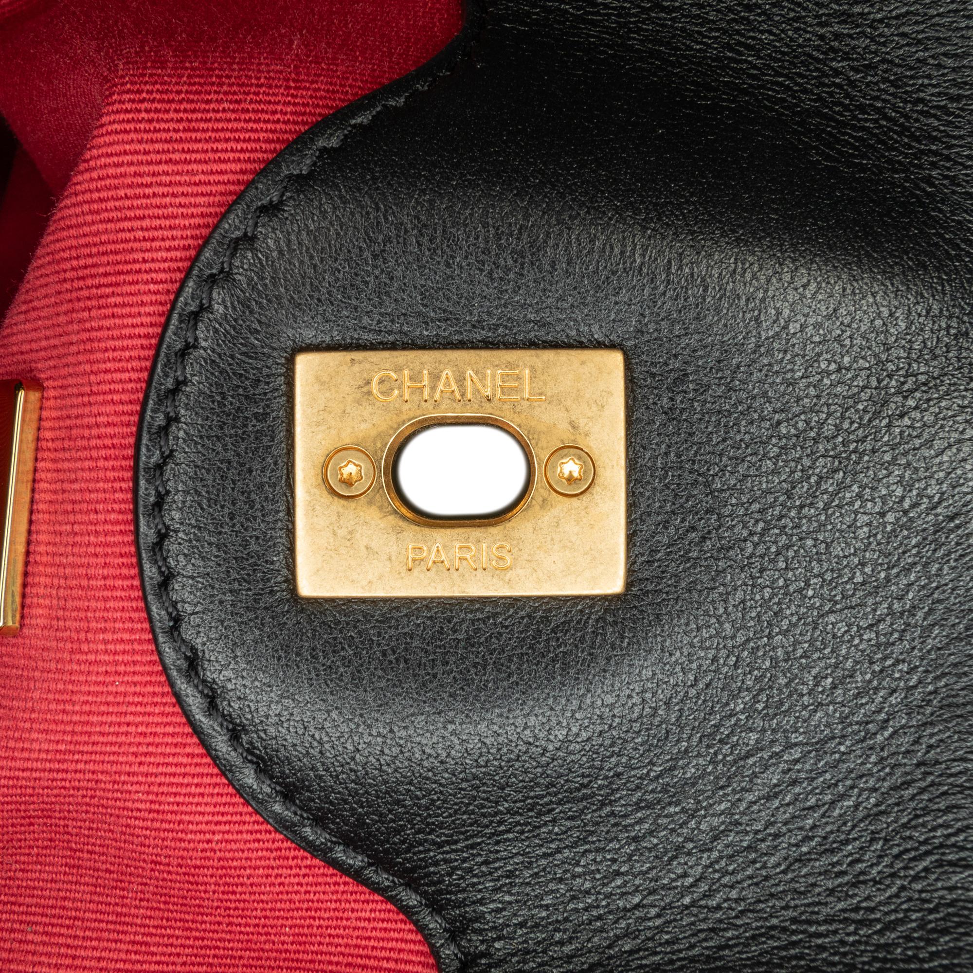 Chanel Quilted Calfskin Easy Mood Hobo (SHG-NA7iAJ)