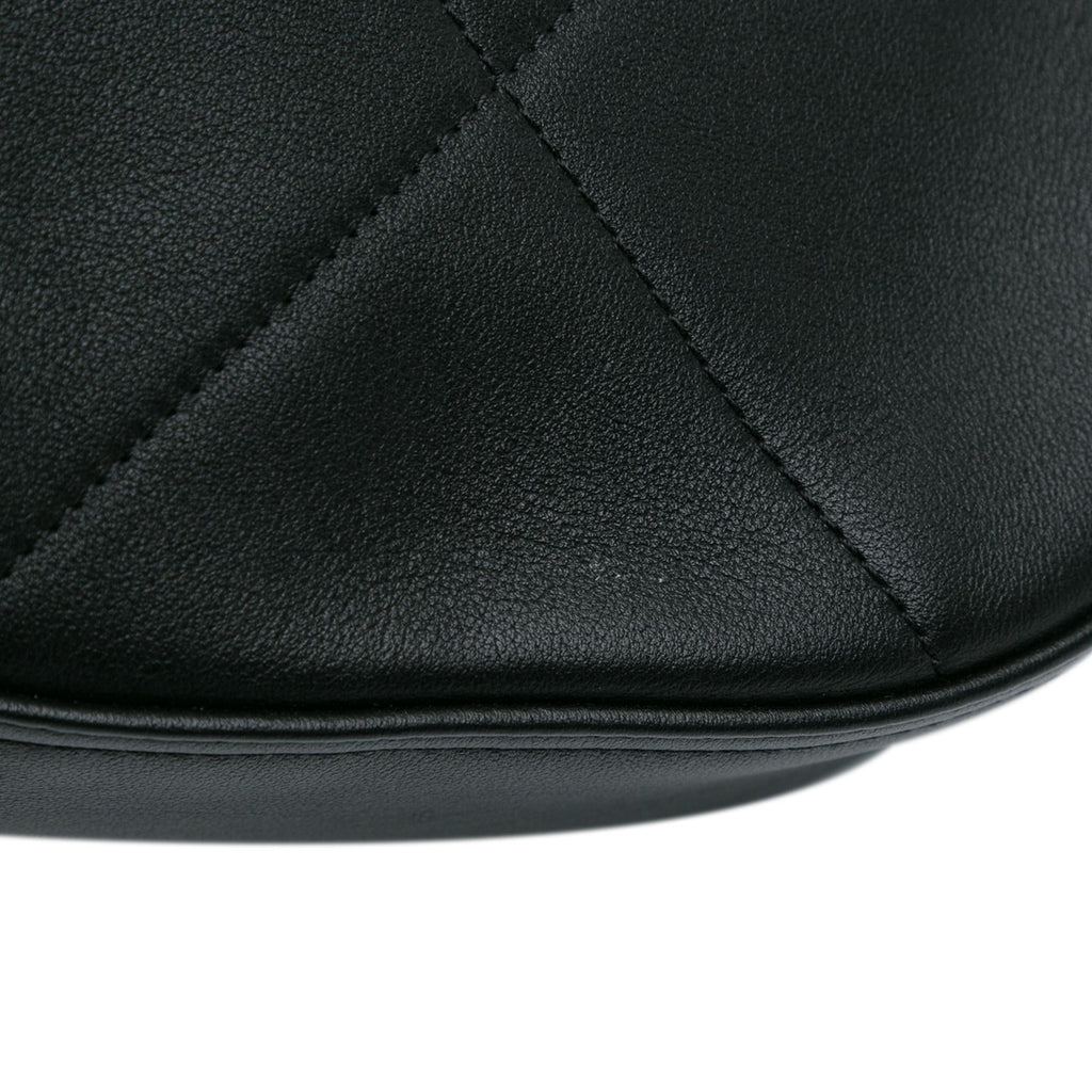 Chanel Quilted Calfskin Easy Mood Hobo (SHG-NA7iAJ)