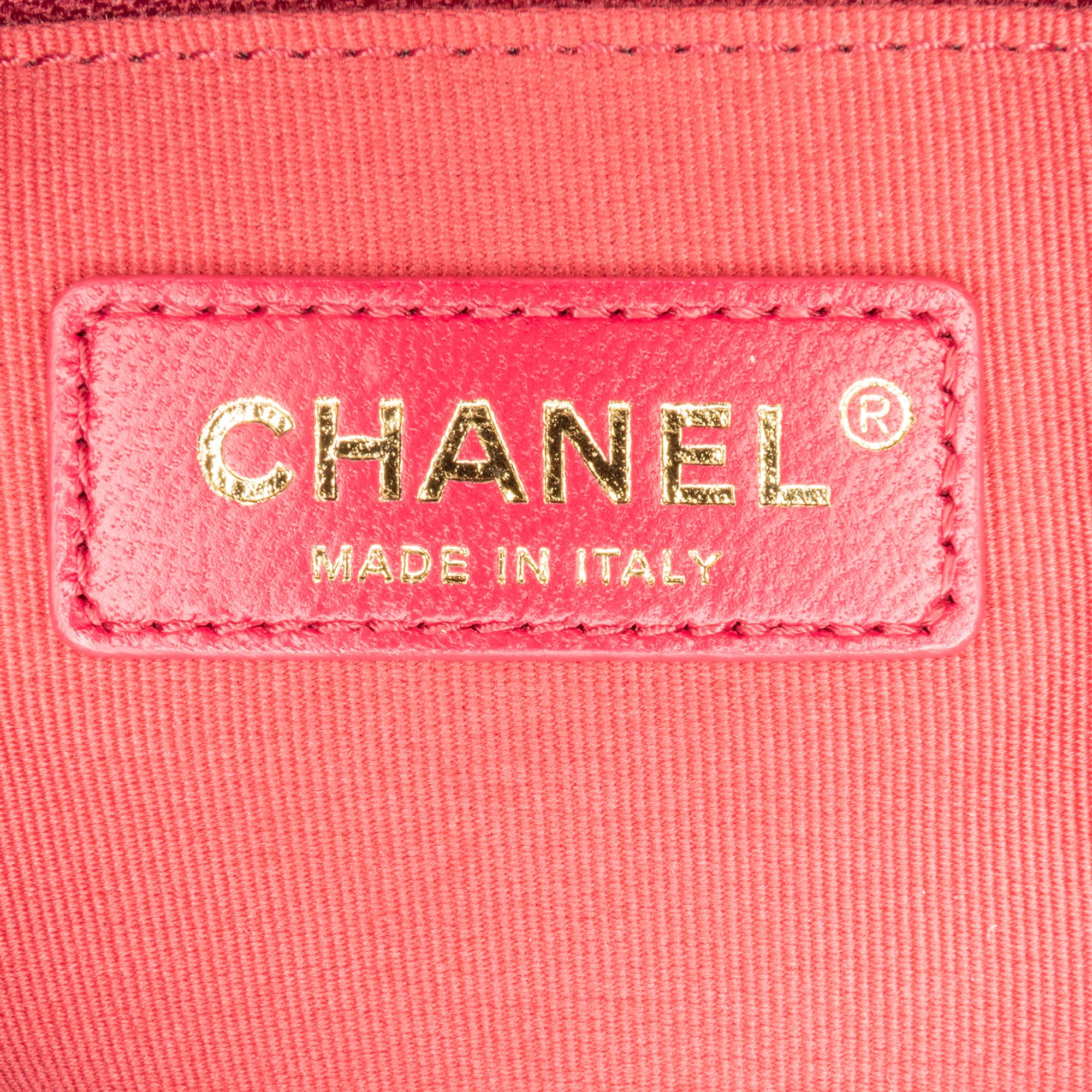 Chanel Quilted Calfskin Easy Mood Hobo (SHG-NA7iAJ)