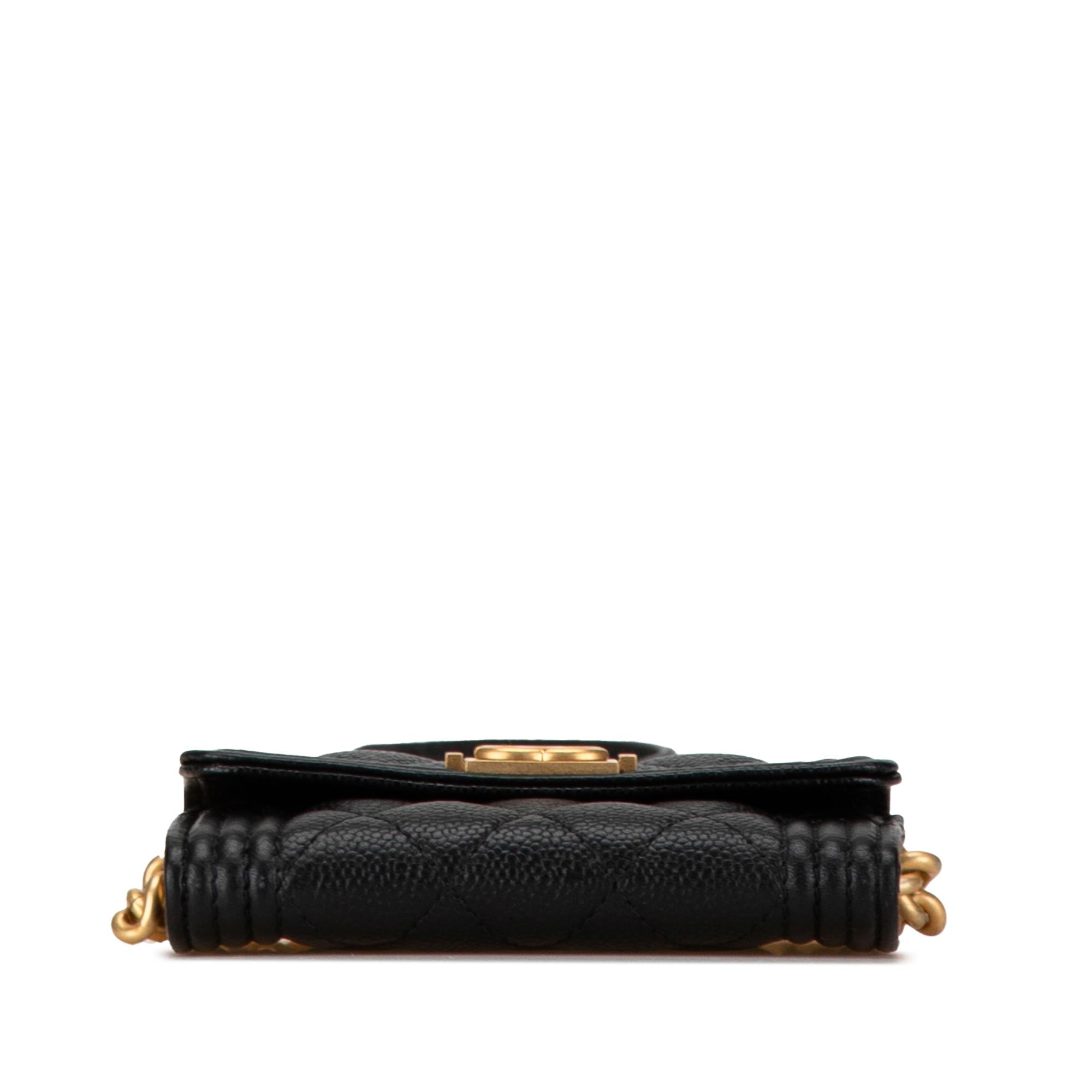 Chanel Quilted Caviar Boy Card Holder with Chain (SHG-VMUxwq)