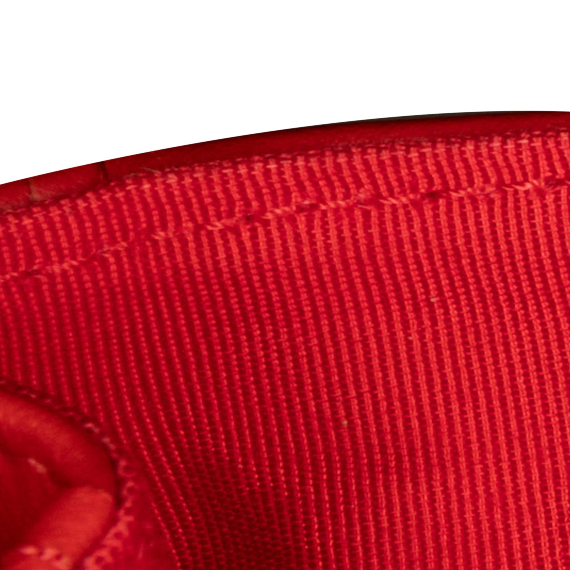 Chanel Quilted Caviar L Yen Bifold Long Wallet (SHG-GP94qH)