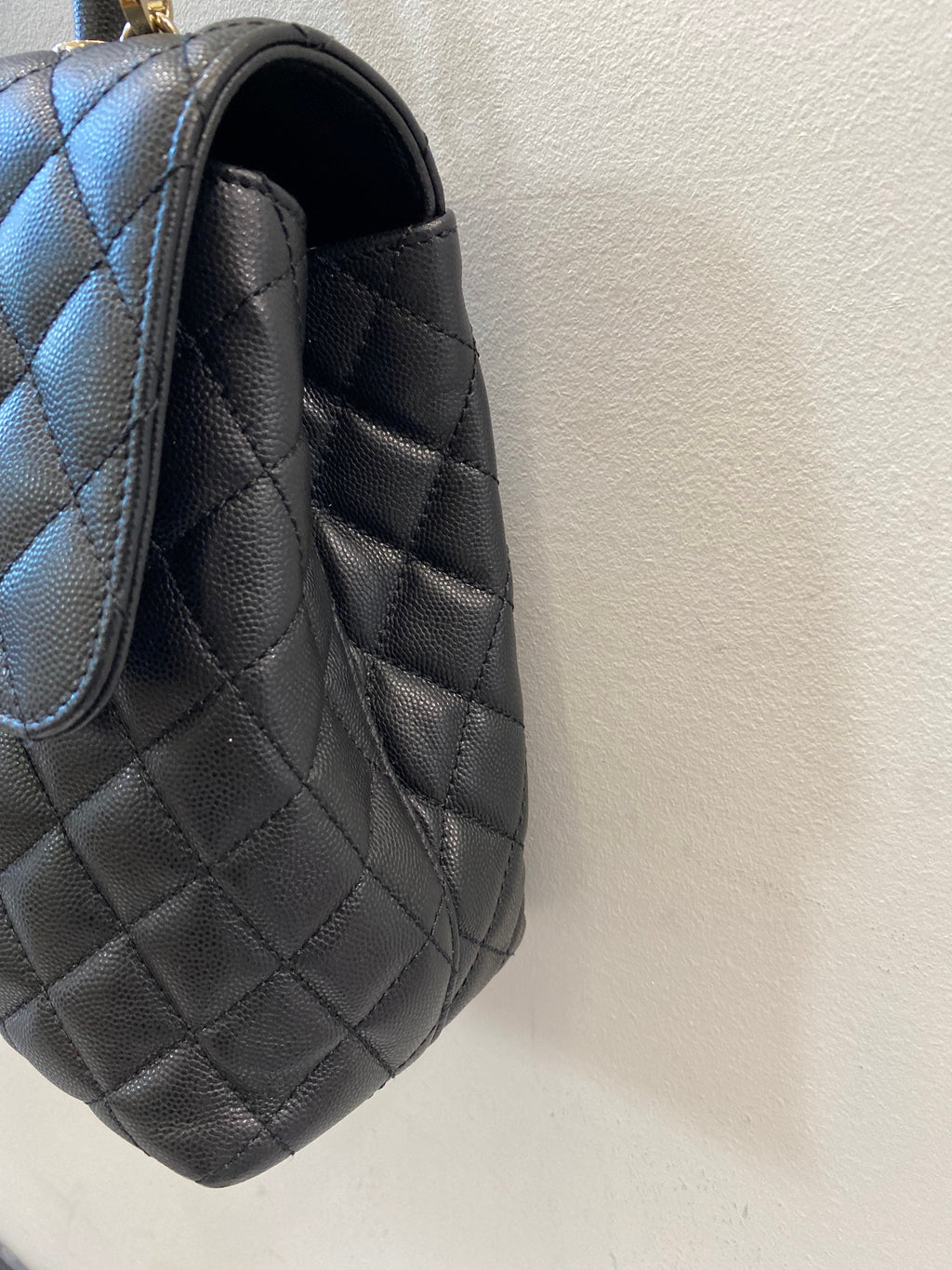 CHANEL CAVIAR QUILTED MEDIUM COCO TOP HANDLE FLAP BAG