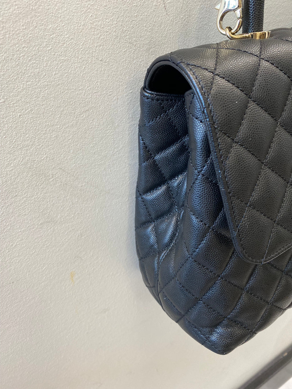 CHANEL CAVIAR QUILTED MEDIUM COCO TOP HANDLE FLAP BAG