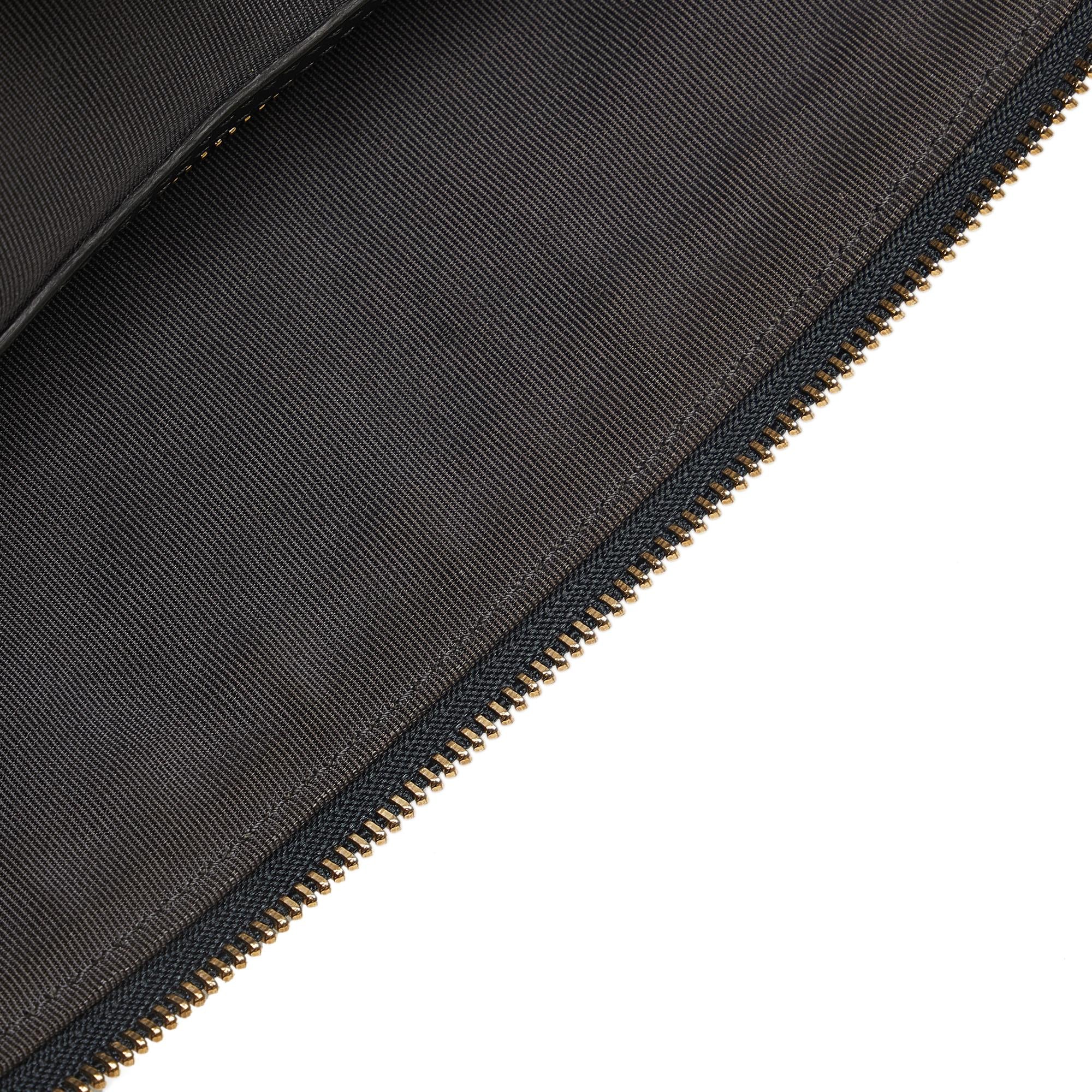 Chanel Quilted Caviar O Case Clutch (SHG-6m9479)
