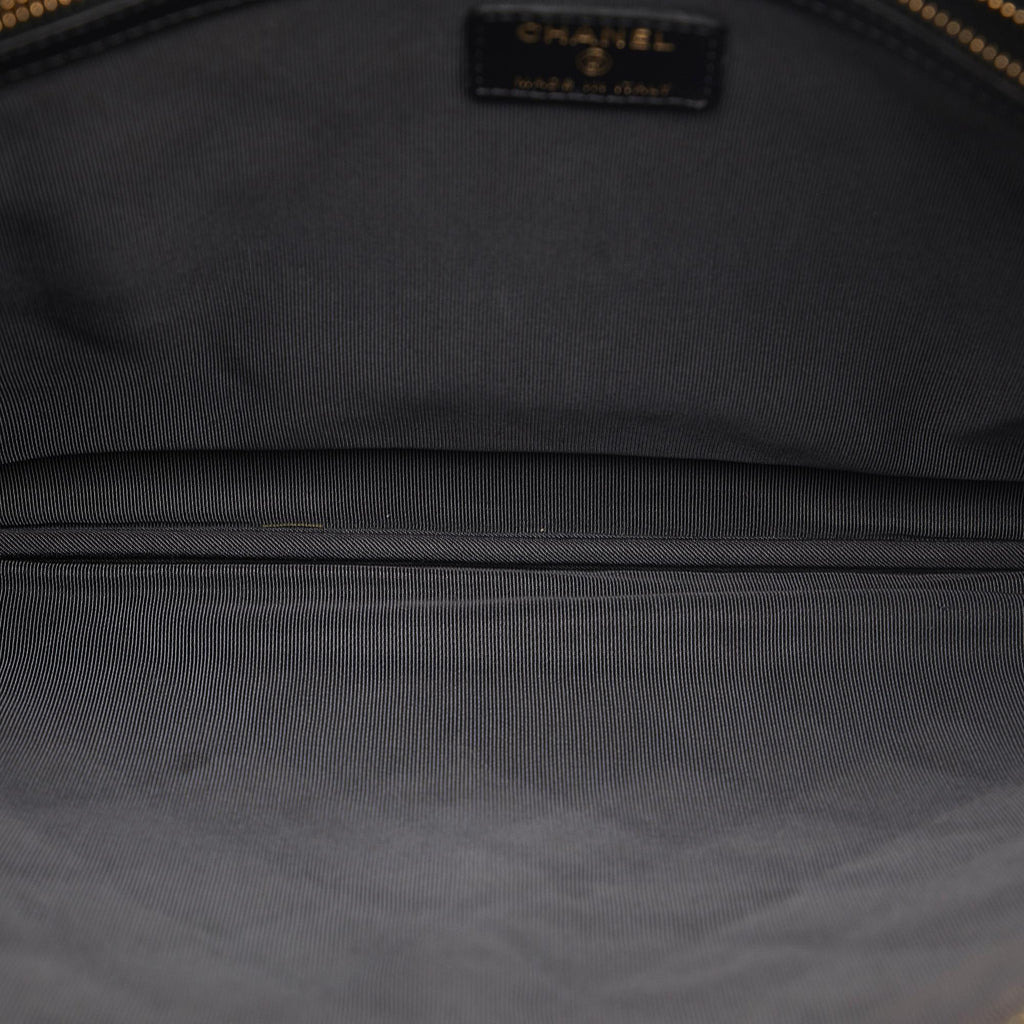 Chanel Quilted Caviar O Case Clutch (SHG-6m9479)