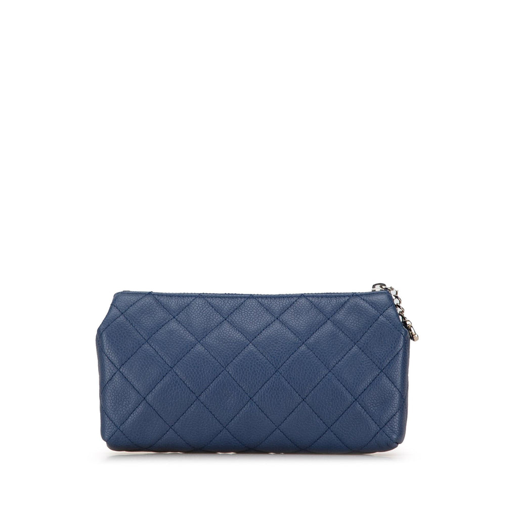 Chanel Quilted Caviar Pouch (SHG-Q8nLiP)