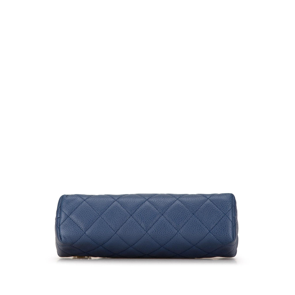 Chanel Quilted Caviar Pouch (SHG-Q8nLiP)