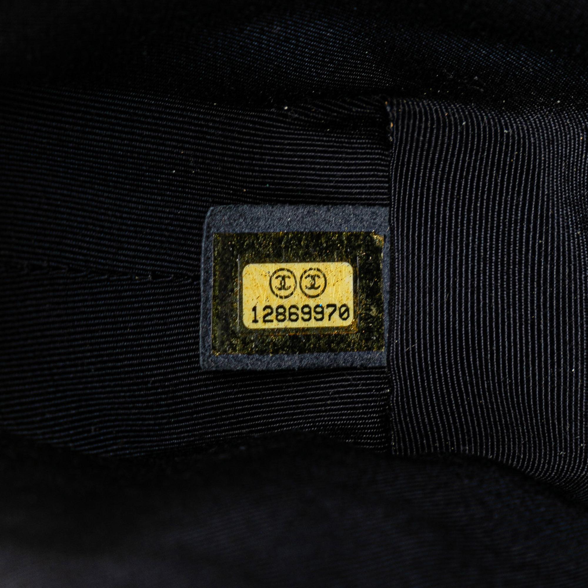 Chanel Quilted Caviar Pouch (SHG-Q8nLiP)