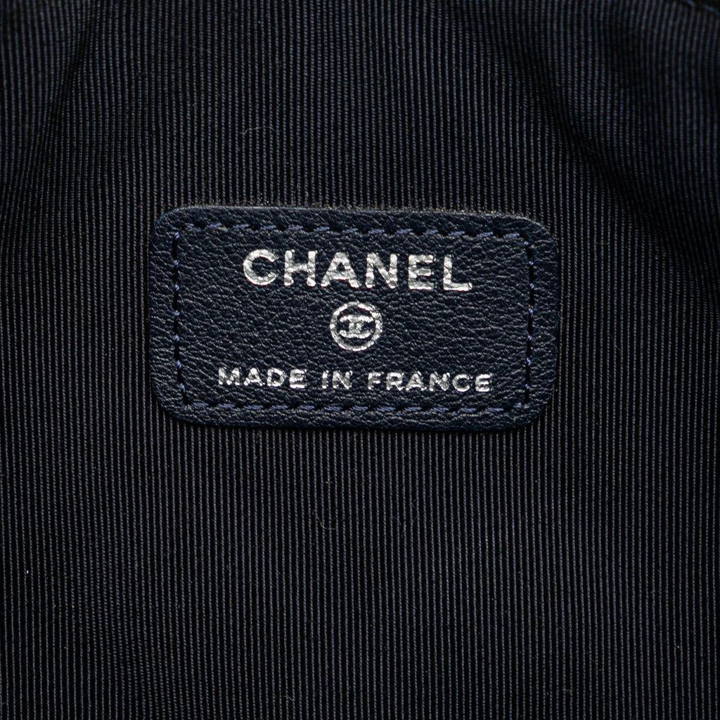 Chanel Quilted Caviar Pouch (SHG-Q8nLiP)
