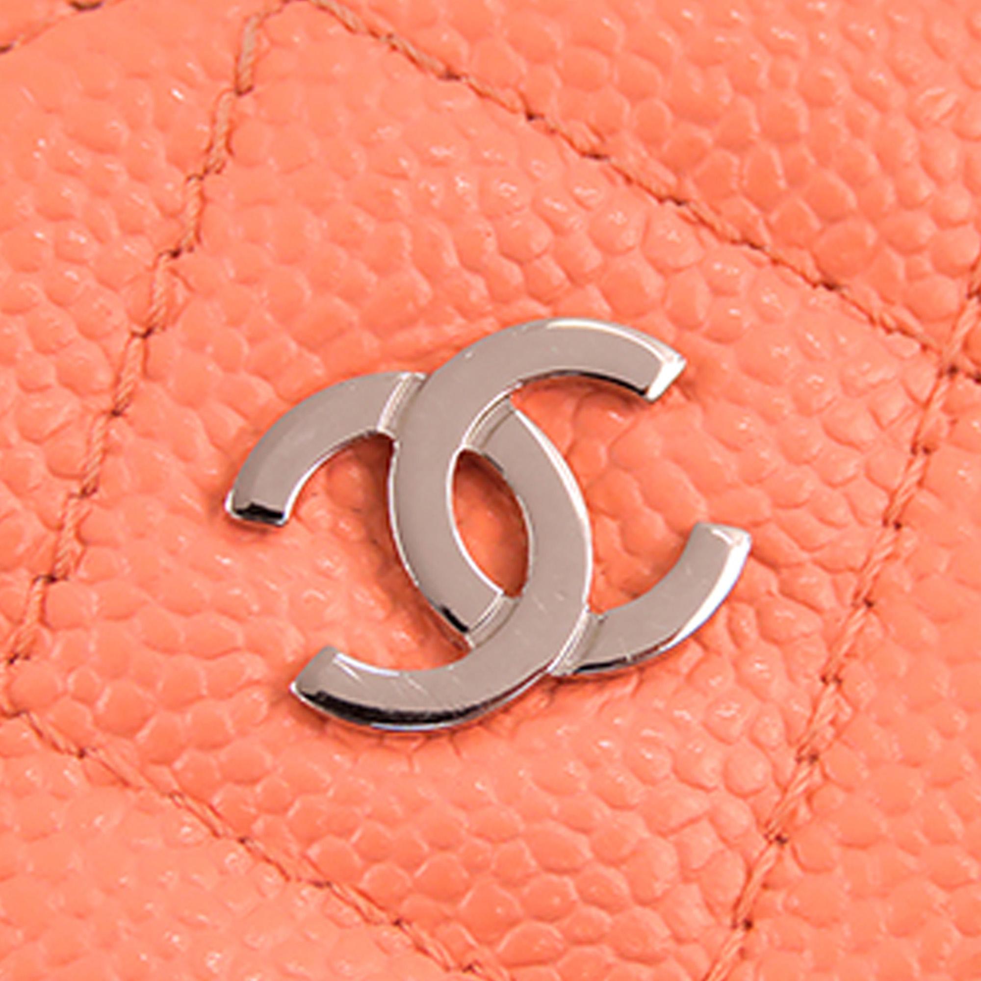 Chanel Quilted Caviar Round Clutch With Chain (SHG-gLWhRd)