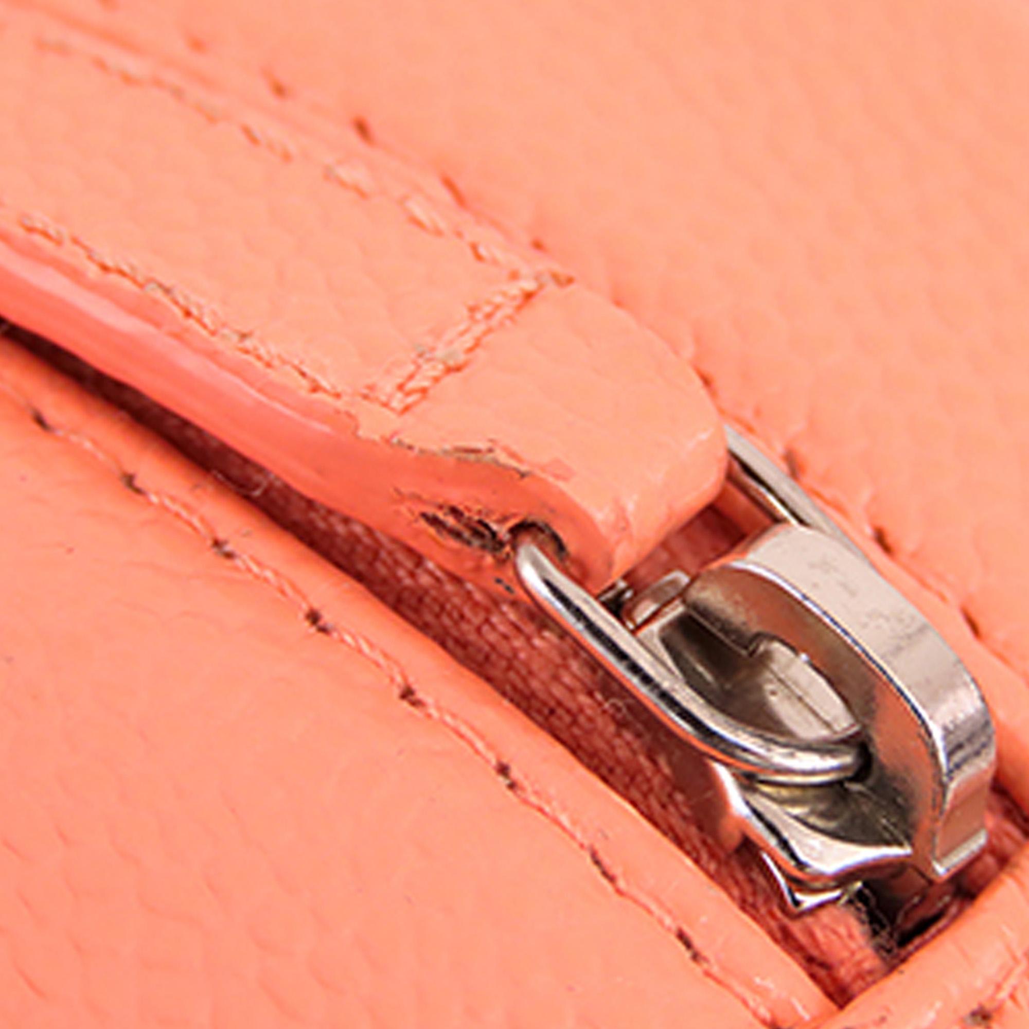 Chanel Quilted Caviar Round Clutch With Chain (SHG-gLWhRd)
