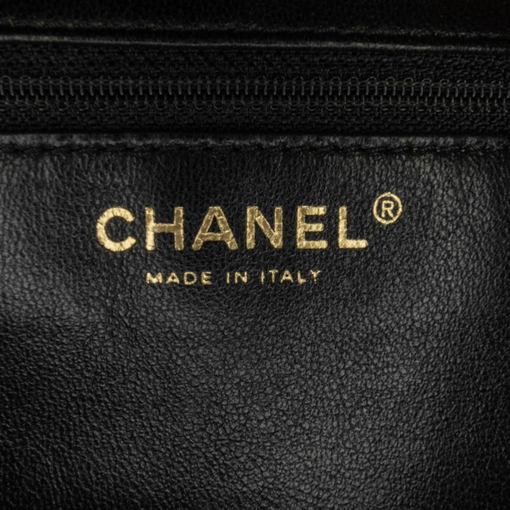 Chanel Quilted Caviar Wood Chain Shoulder Bag (SHG-mtEzPW)