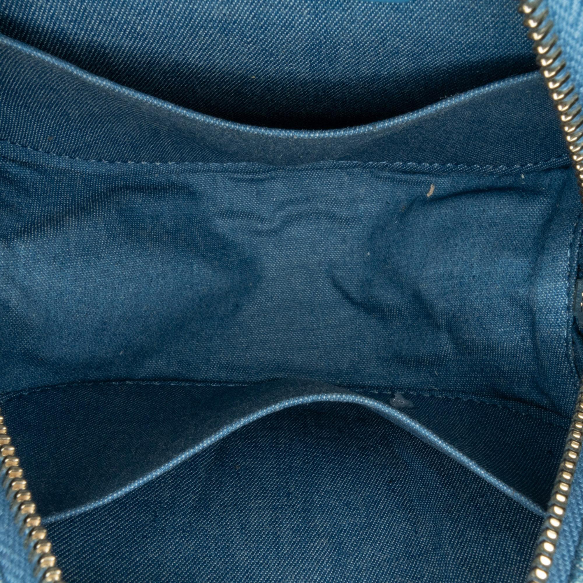 Chanel Quilted Denim Pearl Crush Round Clutch with Chain (SHG-HXkyLN)