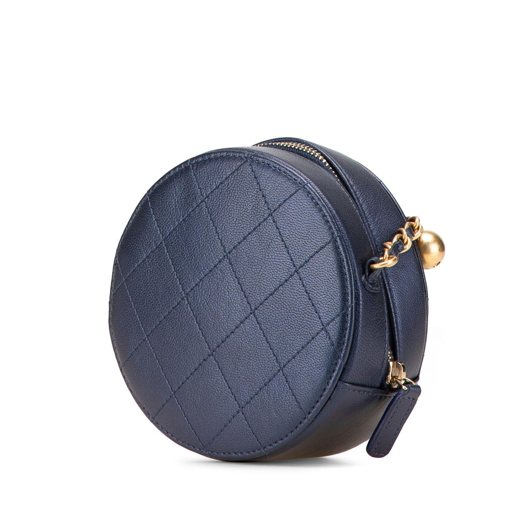 Chanel Quilted Goatskin Chic Pearls Chain Round Clutch With Chain
