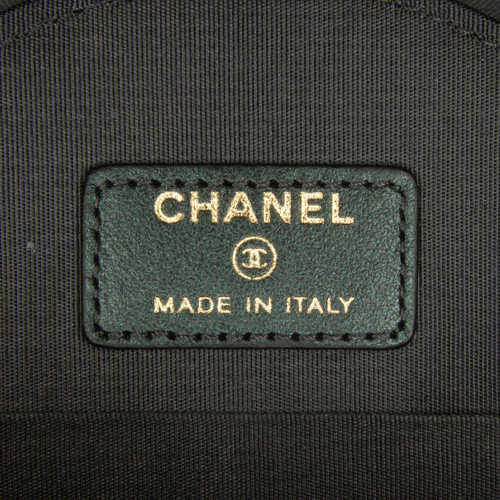 Chanel Quilted Iridescent Caviar Round Clutch With Chain (SHG-5vHUZc)