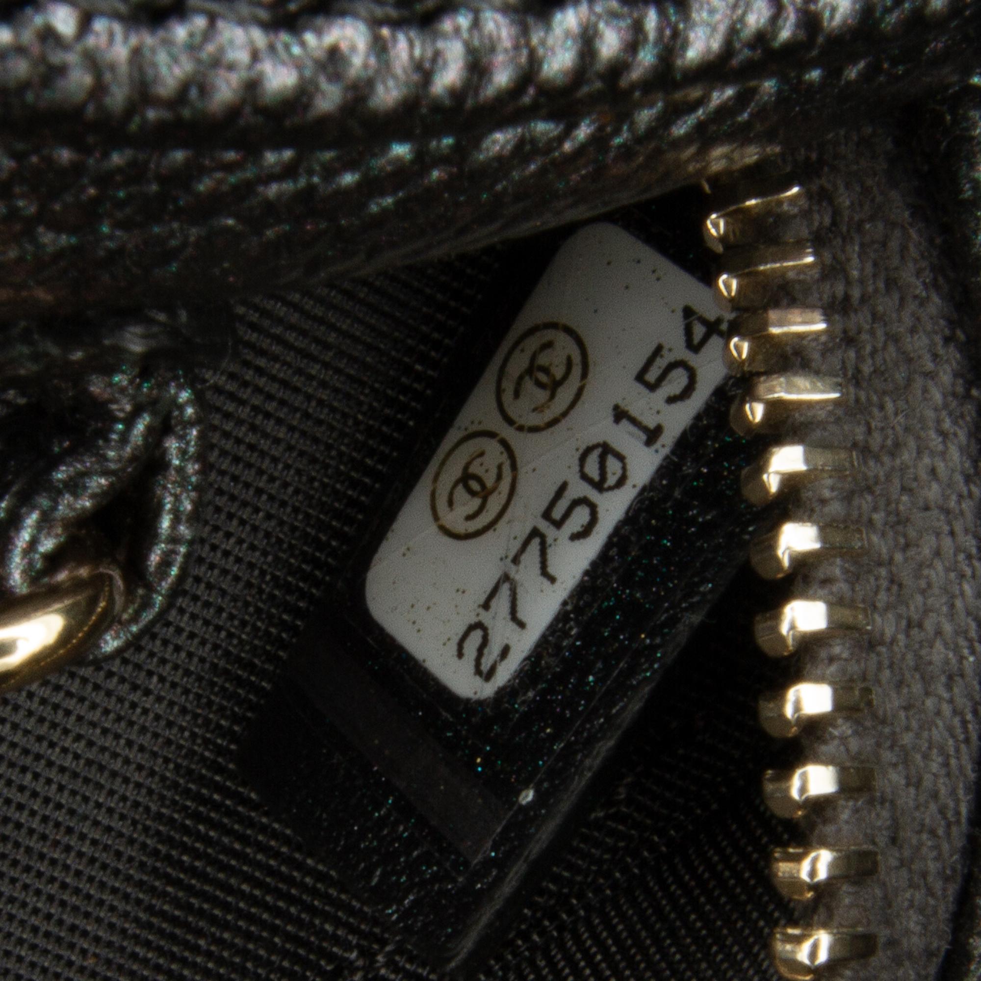 Chanel Quilted Iridescent Caviar Round Clutch With Chain (SHG-5vHUZc)